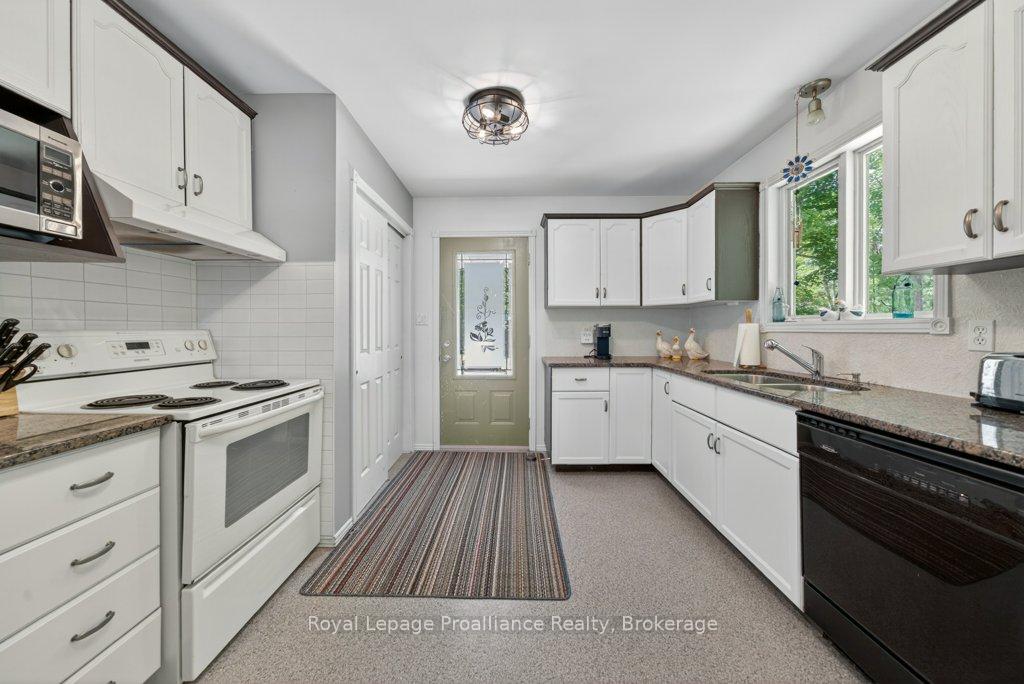 Photo 12 of 1401 Whites Road, Frontenac, Frontenac North — HOMEH