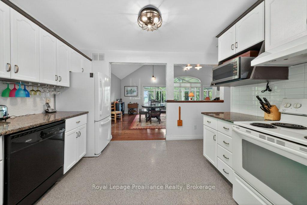 Photo 15 of 1401 Whites Road, Frontenac, Frontenac North — HOMEH