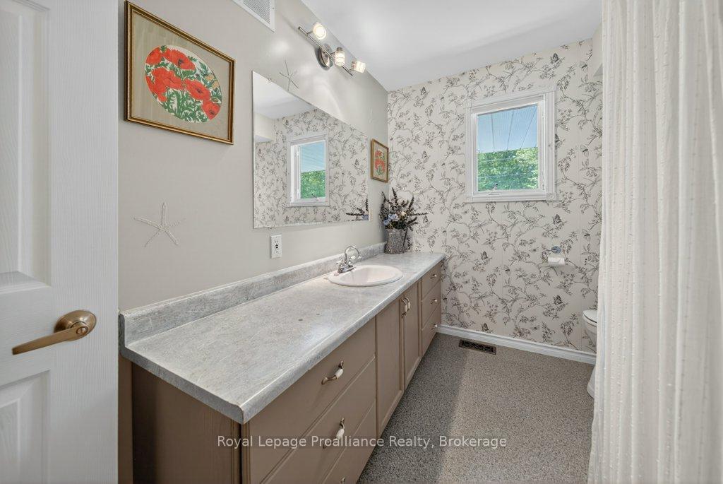 Photo 29 of 1401 Whites Road, Frontenac, Frontenac North — HOMEH