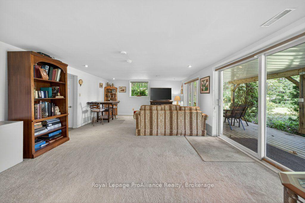 Photo 38 of 1401 Whites Road, Frontenac, Frontenac North — HOMEH