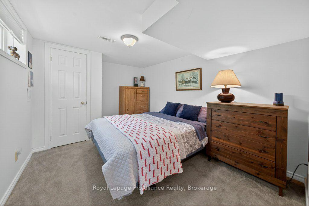 Photo 41 of 1401 Whites Road, Frontenac, Frontenac North — HOMEH