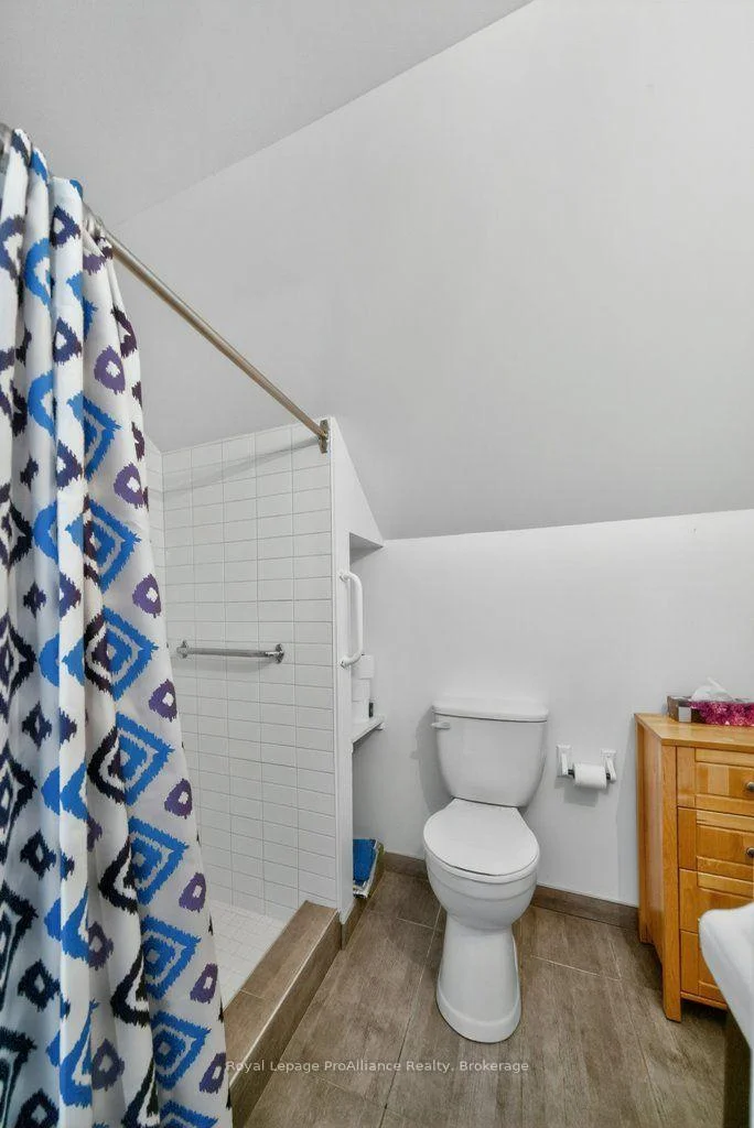 Photo 33 of 1401 Whites Road, Frontenac, Frontenac North — HOMEH