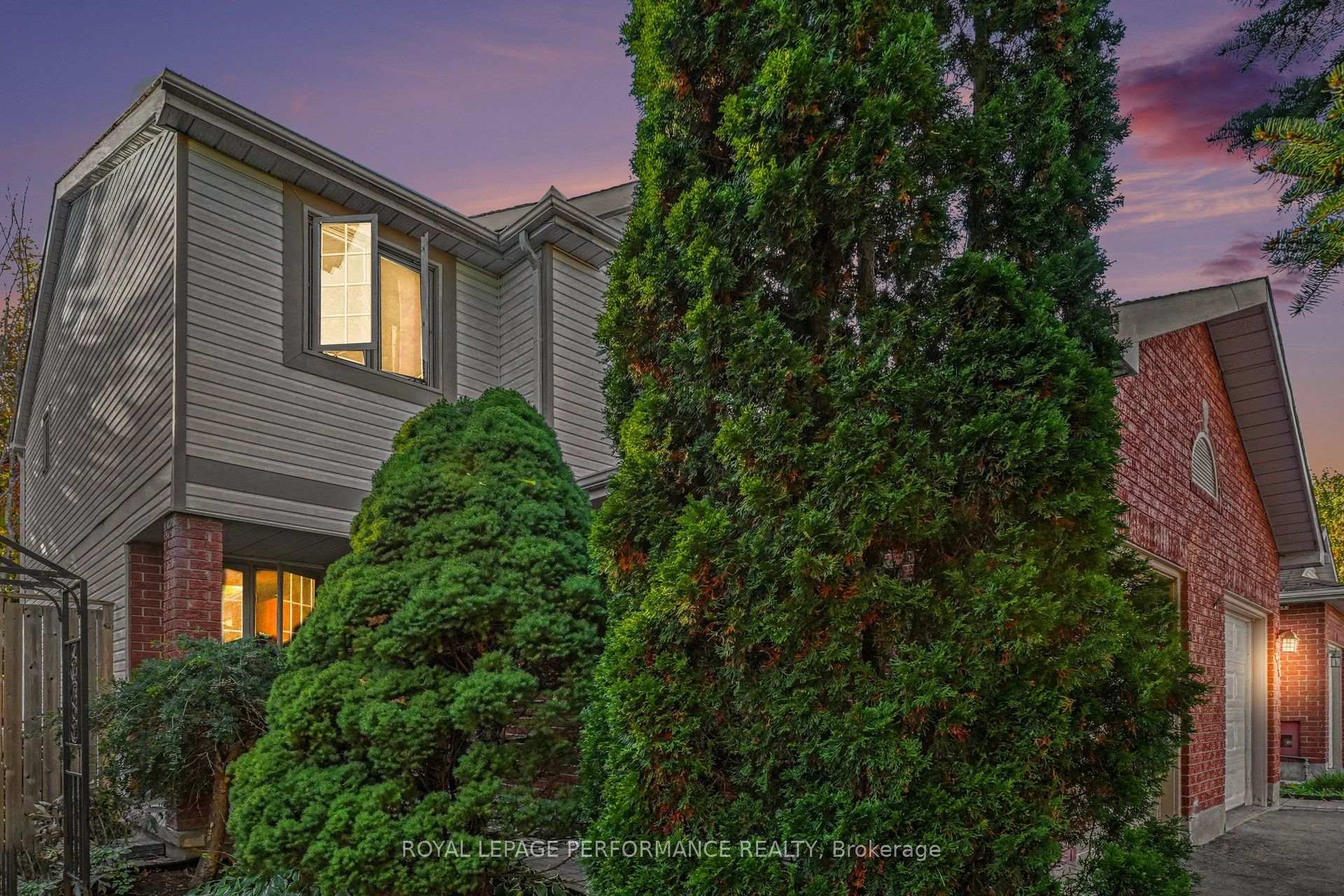 Photo 2 of 1478 Corsham Avenue, Ottawa, Fallingbrook/Pineridge — HOMEH