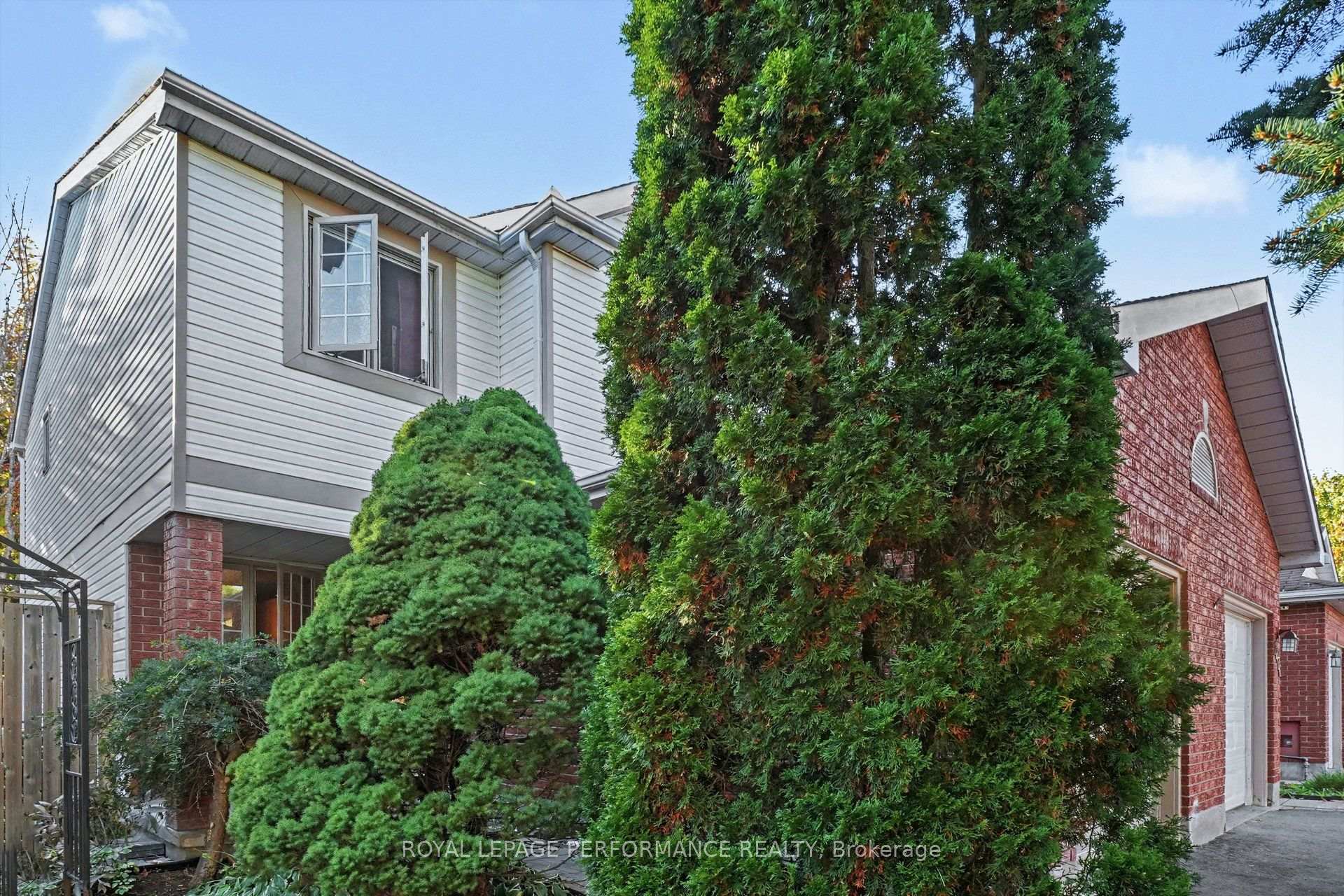 Photo 3 of 1478 Corsham Avenue, Ottawa, Fallingbrook/Pineridge — HOMEH