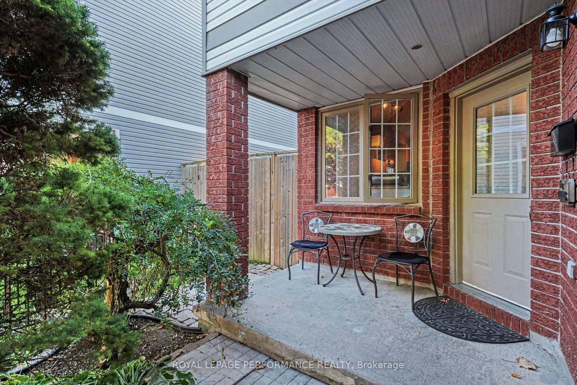 Photo 4 of 1478 Corsham Avenue, Ottawa, Fallingbrook/Pineridge — HOMEH