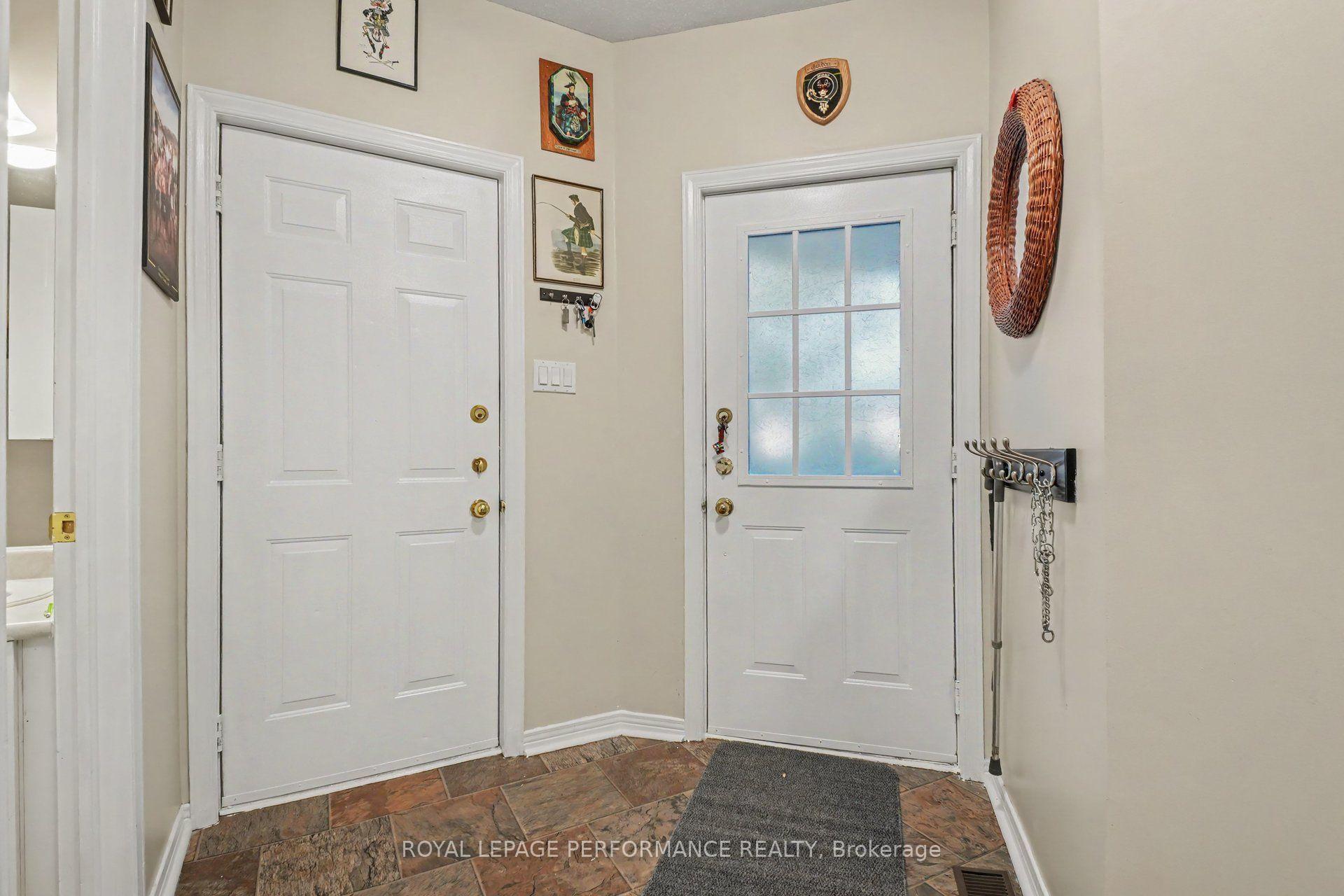 Photo 5 of 1478 Corsham Avenue, Ottawa, Fallingbrook/Pineridge — HOMEH