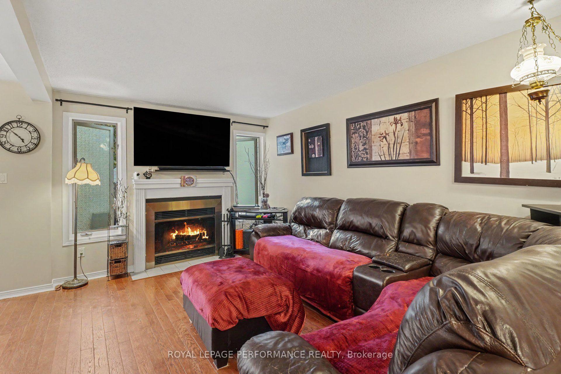 Photo 6 of 1478 Corsham Avenue, Ottawa, Fallingbrook/Pineridge — HOMEH