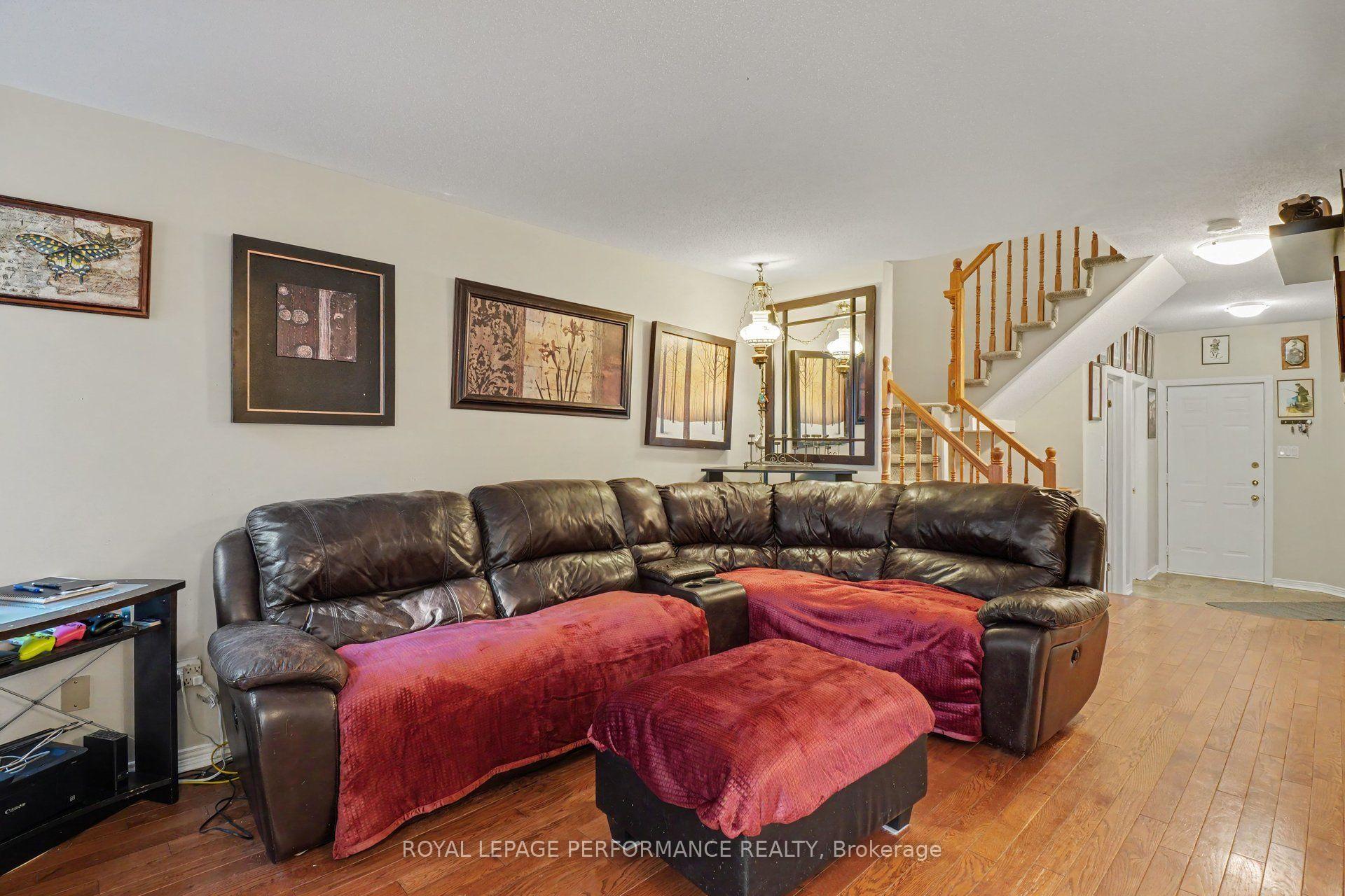 Photo 7 of 1478 Corsham Avenue, Ottawa, Fallingbrook/Pineridge — HOMEH