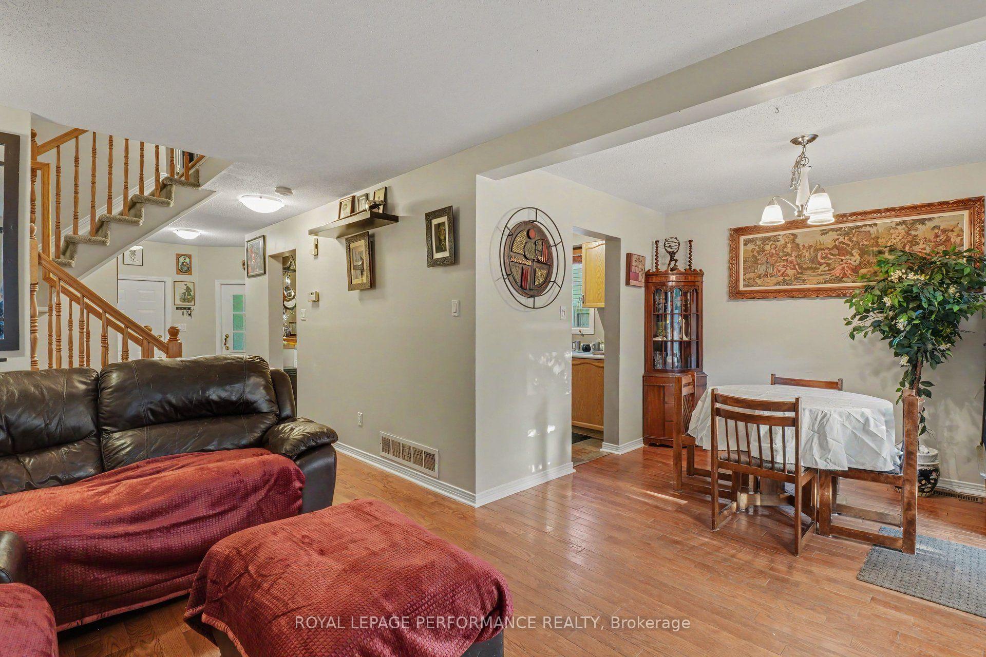 Photo 8 of 1478 Corsham Avenue, Ottawa, Fallingbrook/Pineridge — HOMEH