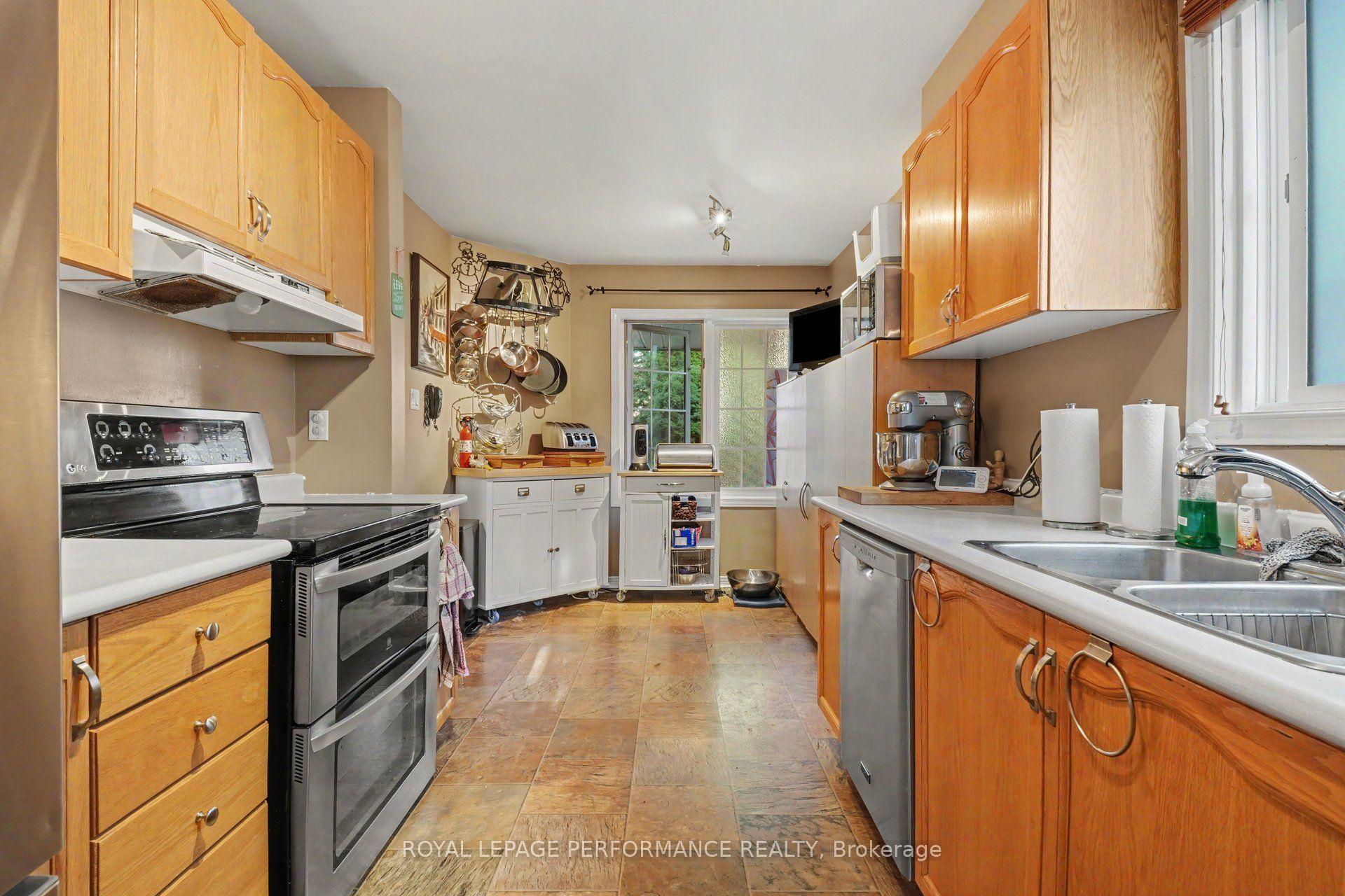 Photo 9 of 1478 Corsham Avenue, Ottawa, Fallingbrook/Pineridge — HOMEH
