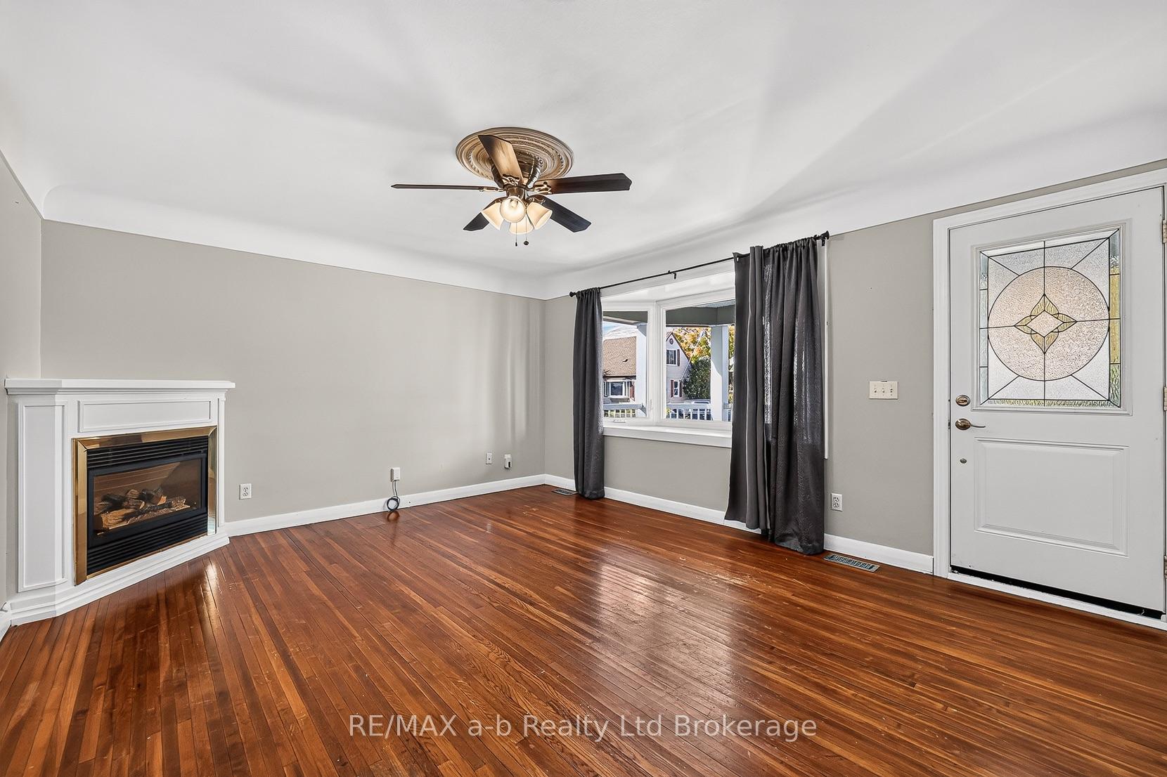 Photo 9 of 830 Maple Avenue, Woodstock, Woodstock - South — HOMEH