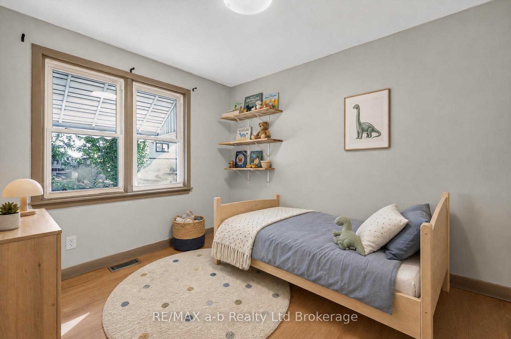 Photo 18 of 830 Maple Avenue, Woodstock, Woodstock - South — HOMEH