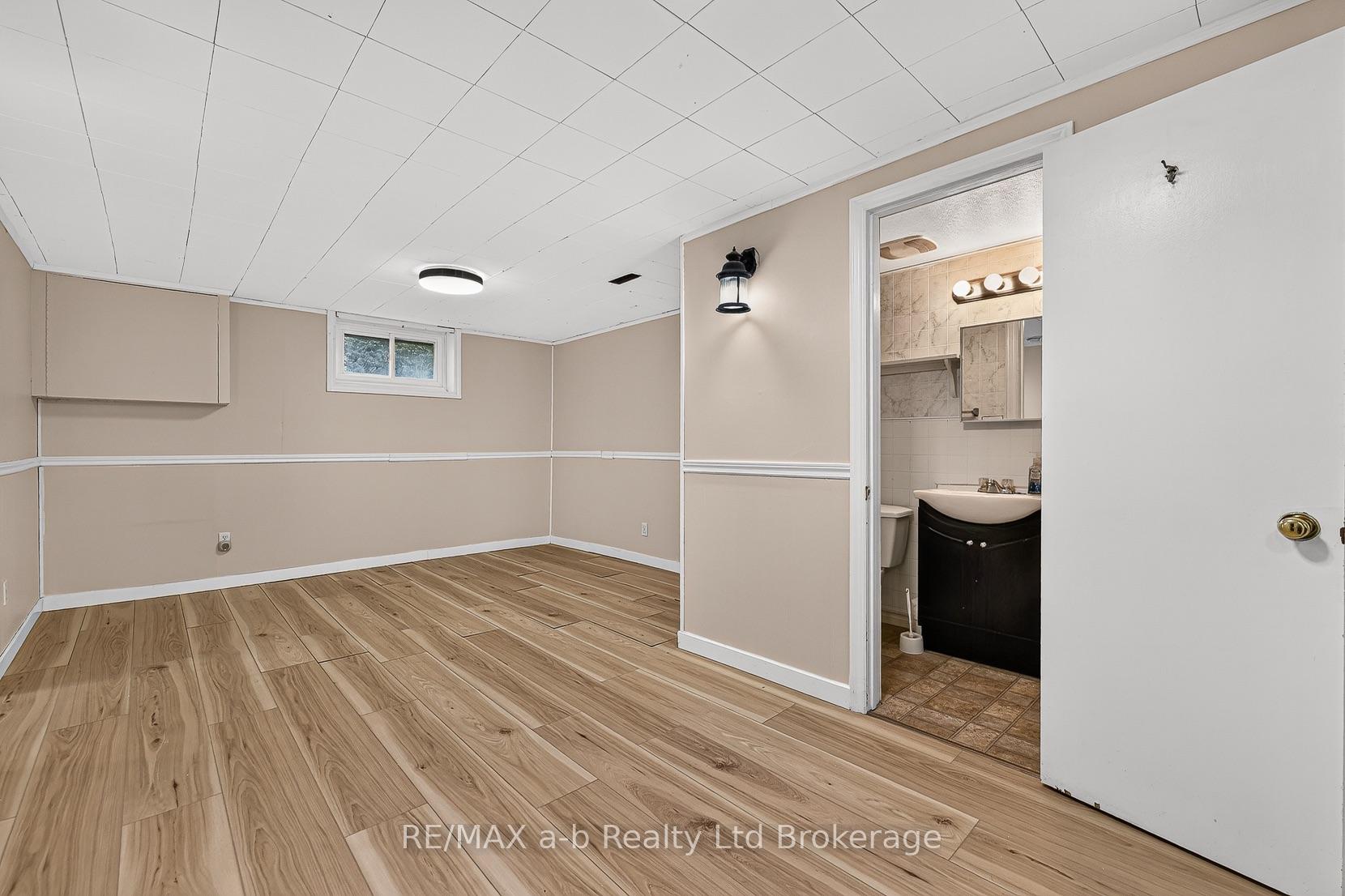 Photo 22 of 830 Maple Avenue, Woodstock, Woodstock - South — HOMEH
