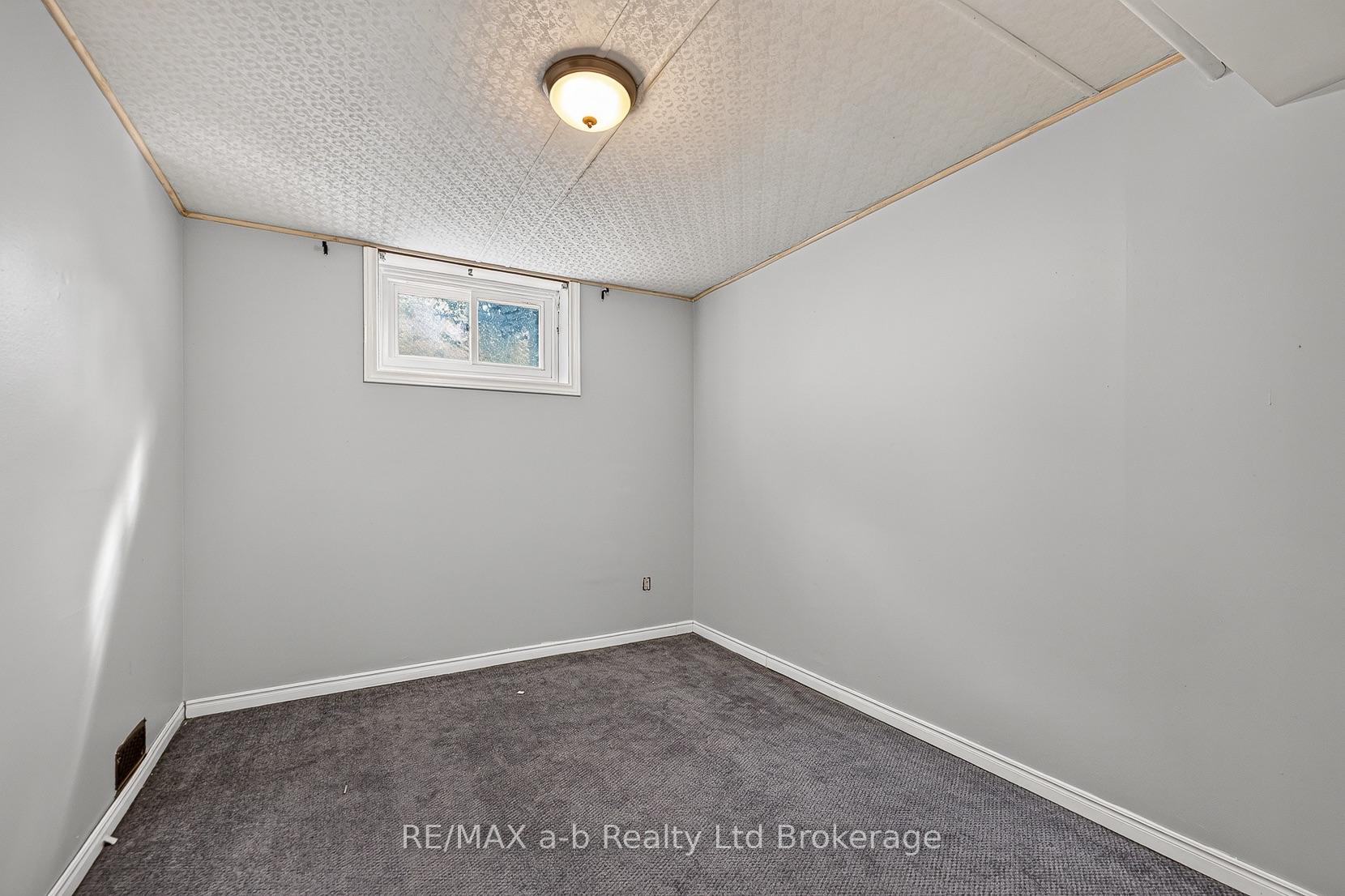 Photo 25 of 830 Maple Avenue, Woodstock, Woodstock - South — HOMEH