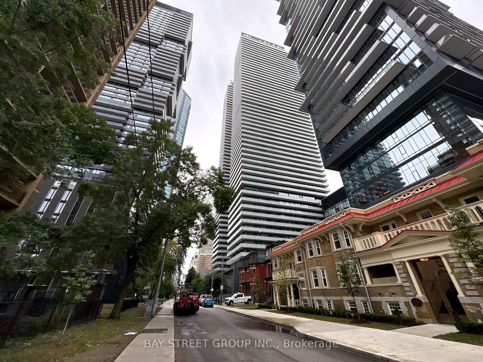 Photo of Unit 2710, 50 Charles Street E