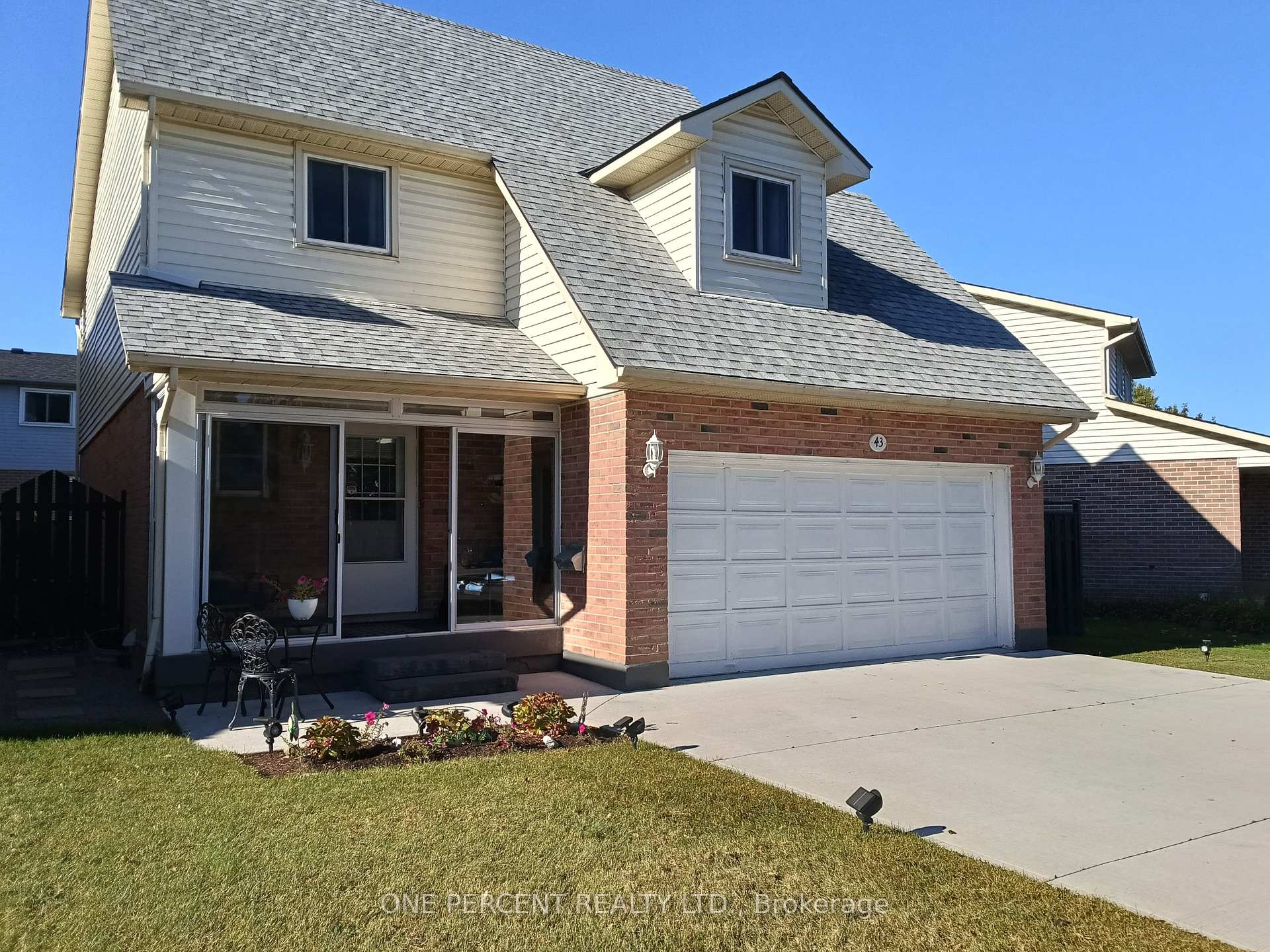 Photo 2 of 43 Commerford Street, Thorold, Confederation Heights — HOMEH