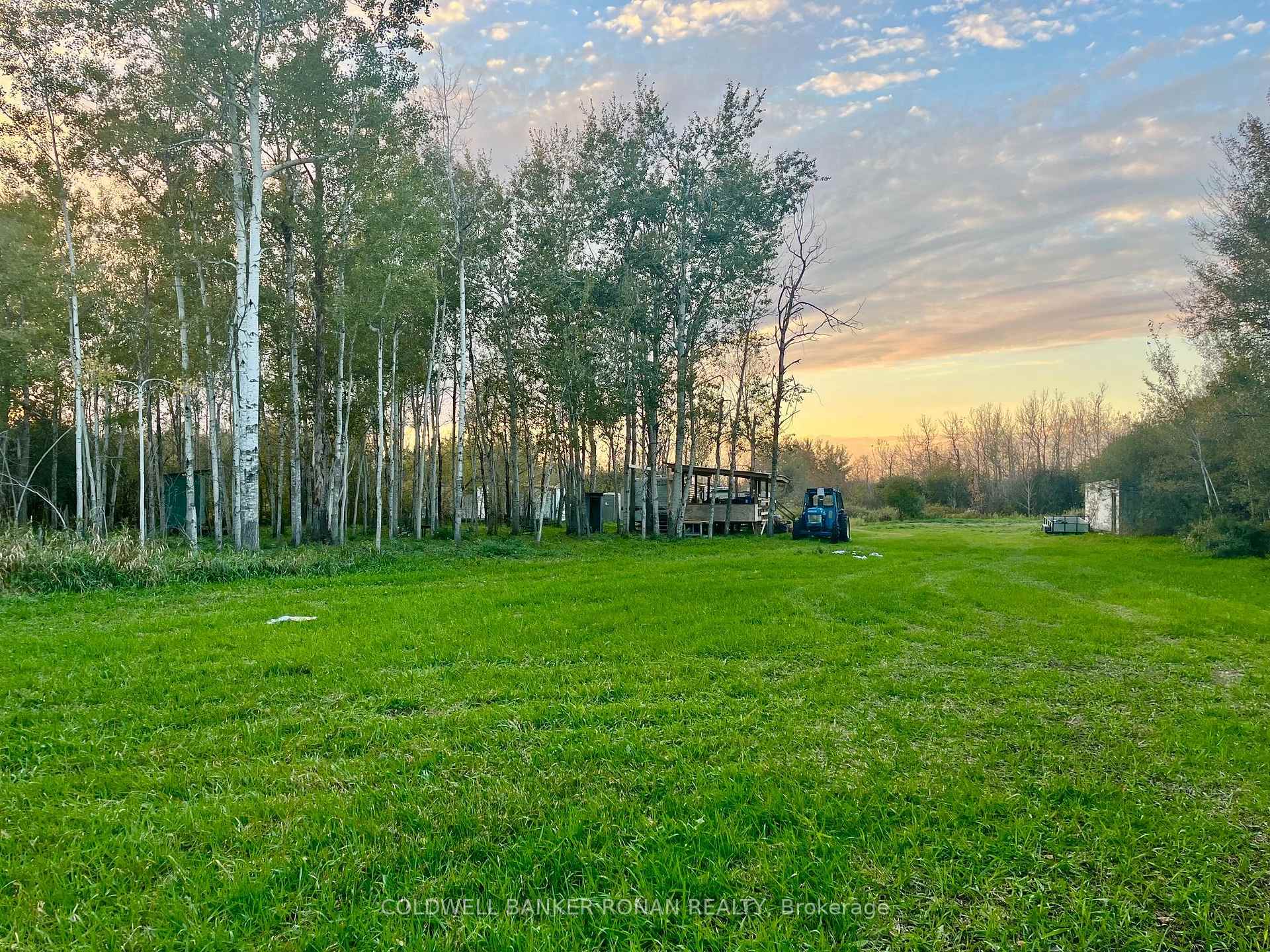 Photo 5 of 345198 15 Side Road, Amaranth, Rural Amaranth — HOMEH