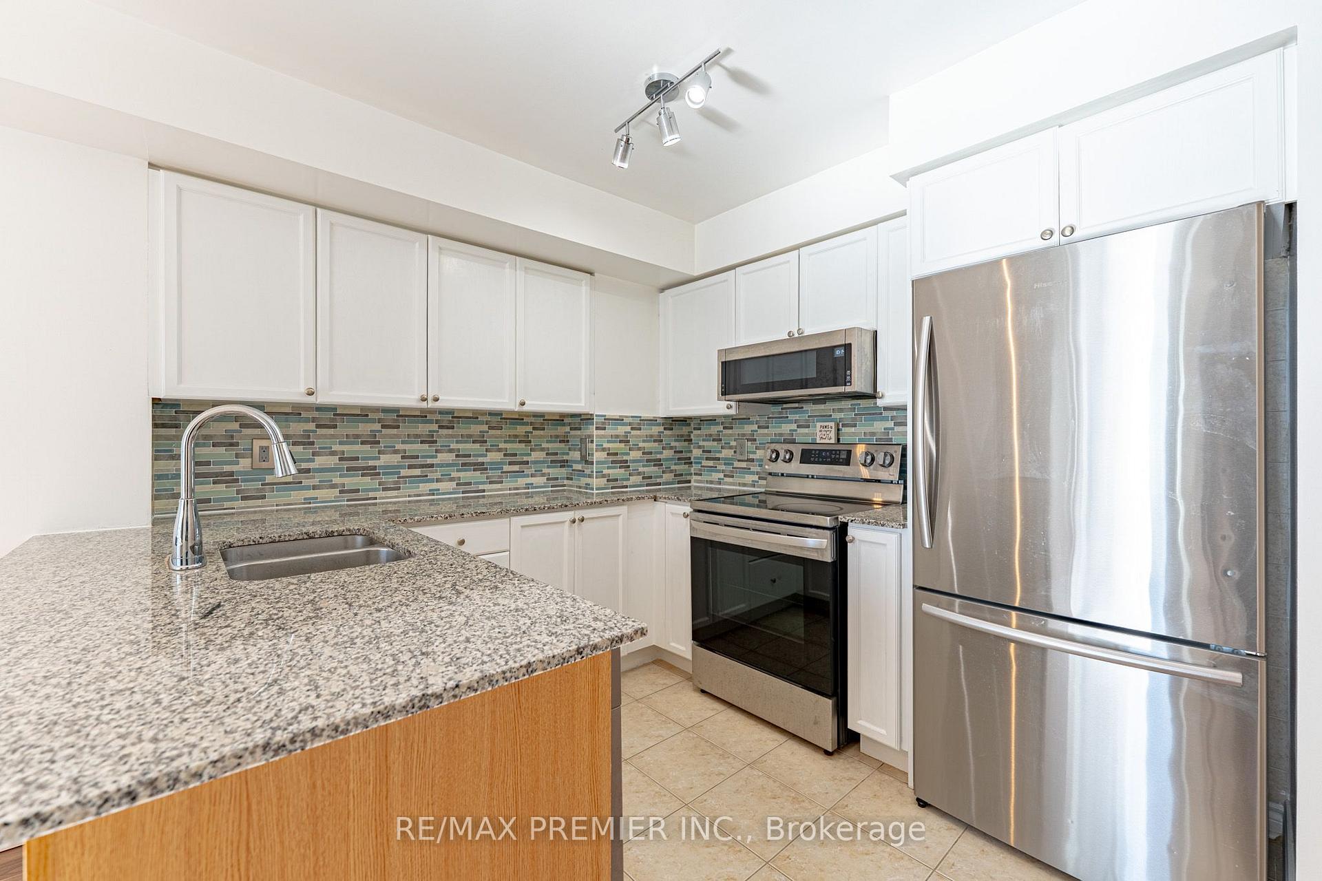 Photo 2 of Unit 2002, 33 Elm Drive W, Mississauga, City Centre — HOMEH