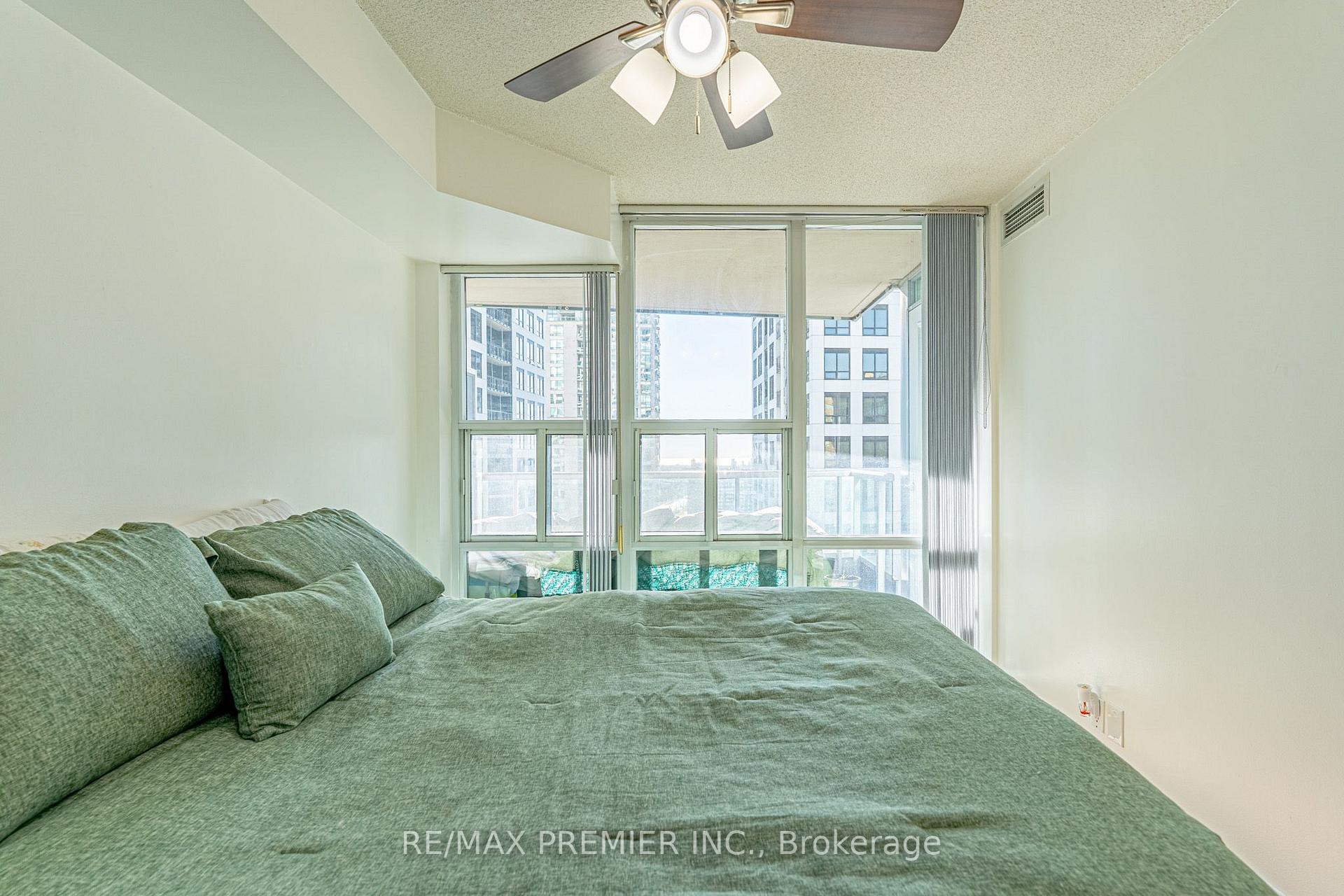 Photo 13 of Unit 2002, 33 Elm Drive W, Mississauga, City Centre — HOMEH