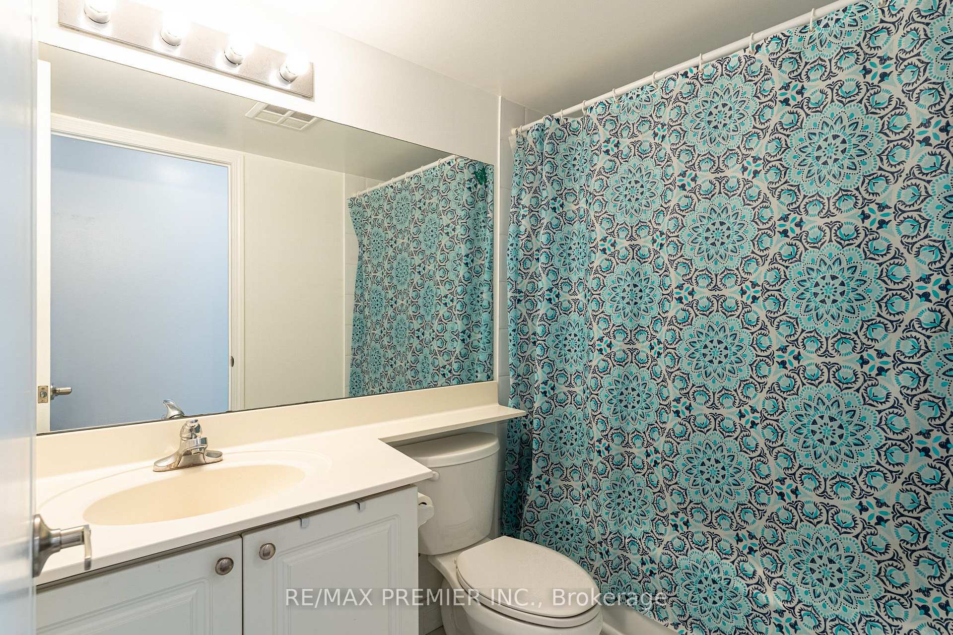 Photo 15 of Unit 2002, 33 Elm Drive W, Mississauga, City Centre — HOMEH