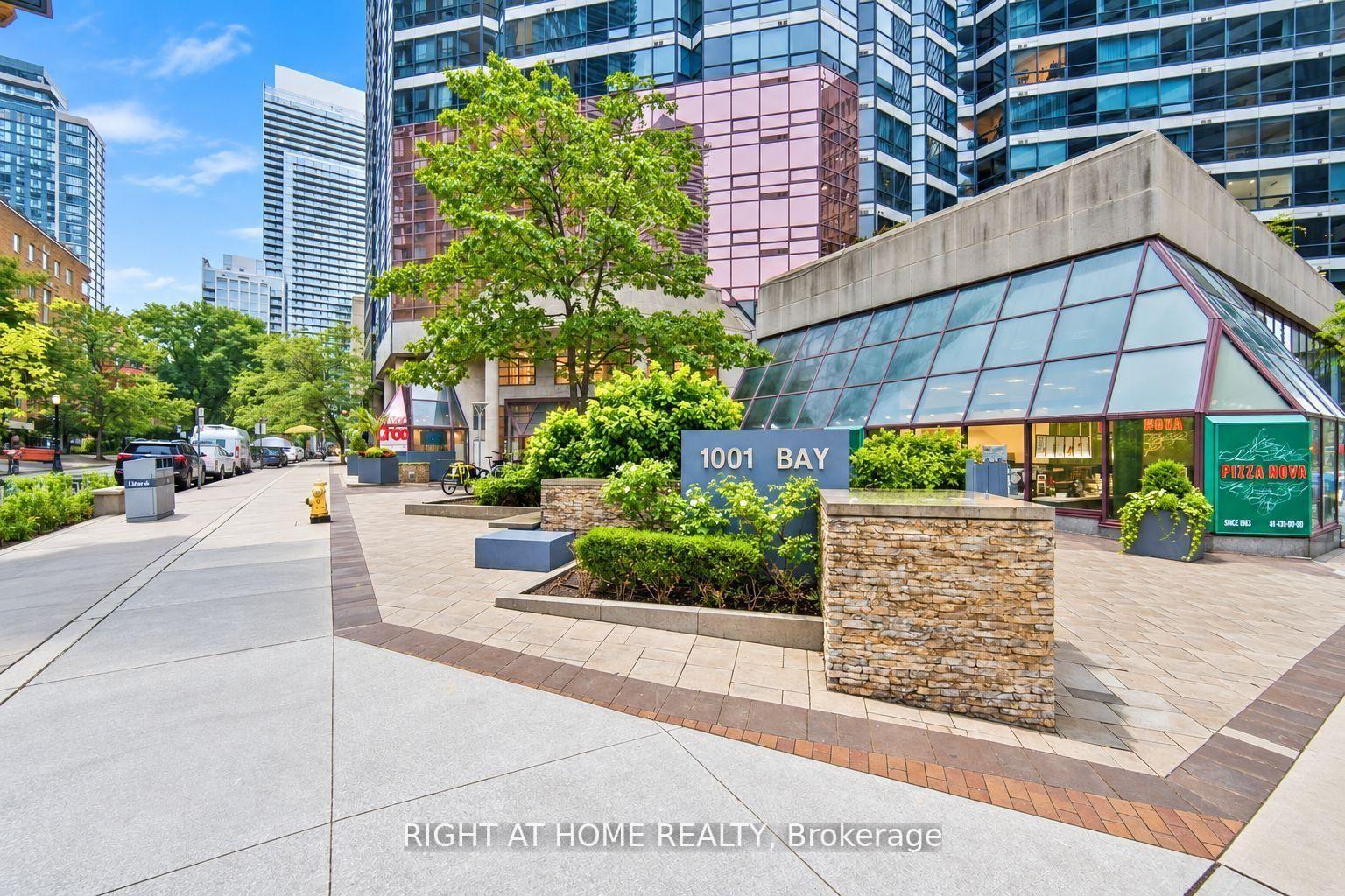 Photo 2 of Unit 2111, 1001 Bay Street, Toronto, Bay Street Corridor — HOMEH
