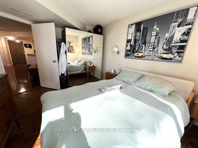 Photo 15 of Unit 2111, 1001 Bay Street, Toronto, Bay Street Corridor — HOMEH