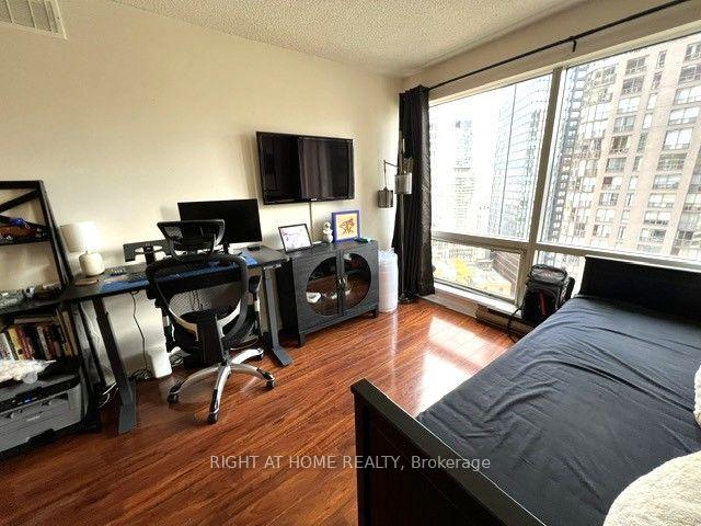 Photo 21 of Unit 2111, 1001 Bay Street, Toronto, Bay Street Corridor — HOMEH