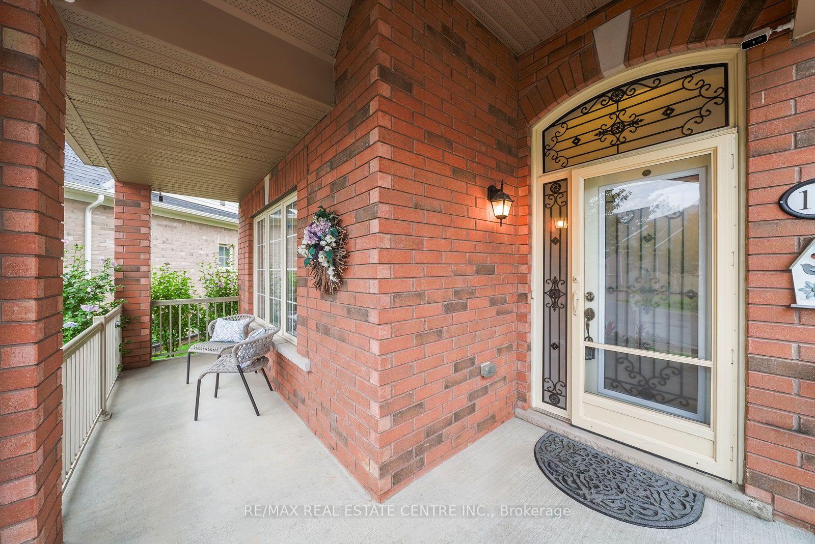 Photo 4 of 18 Seedhouse Road, Brampton, Sandringham-Wellington — HOMEH