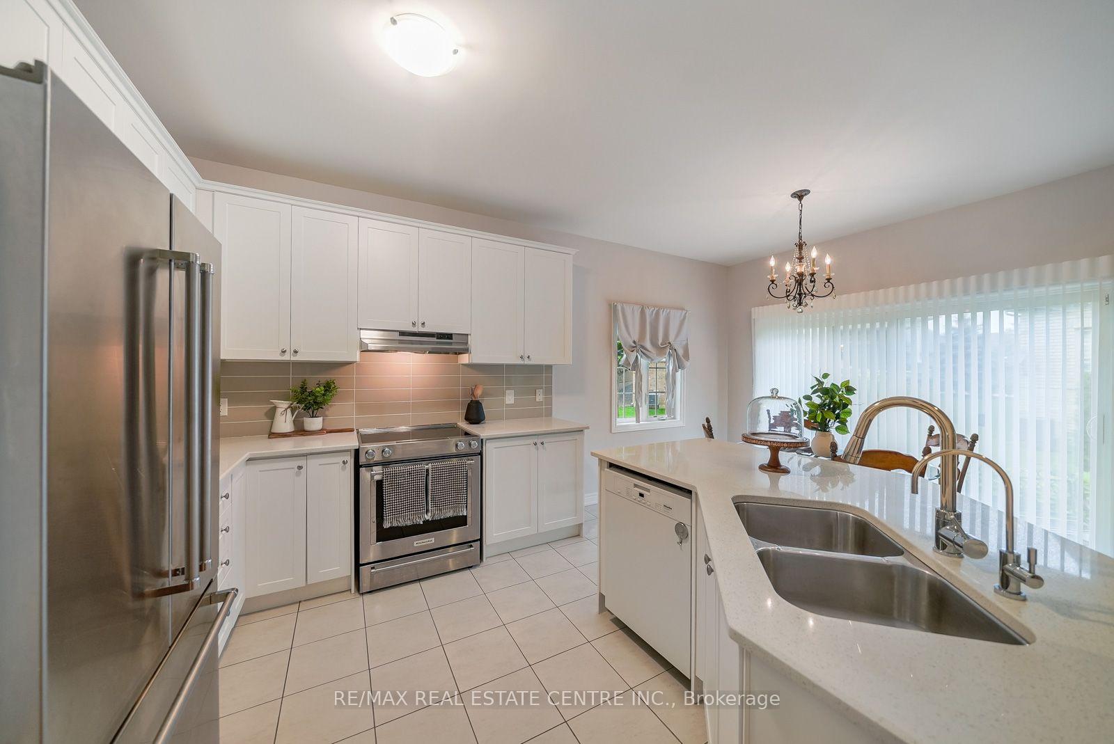 Photo 21 of 18 Seedhouse Road, Brampton, Sandringham-Wellington — HOMEH