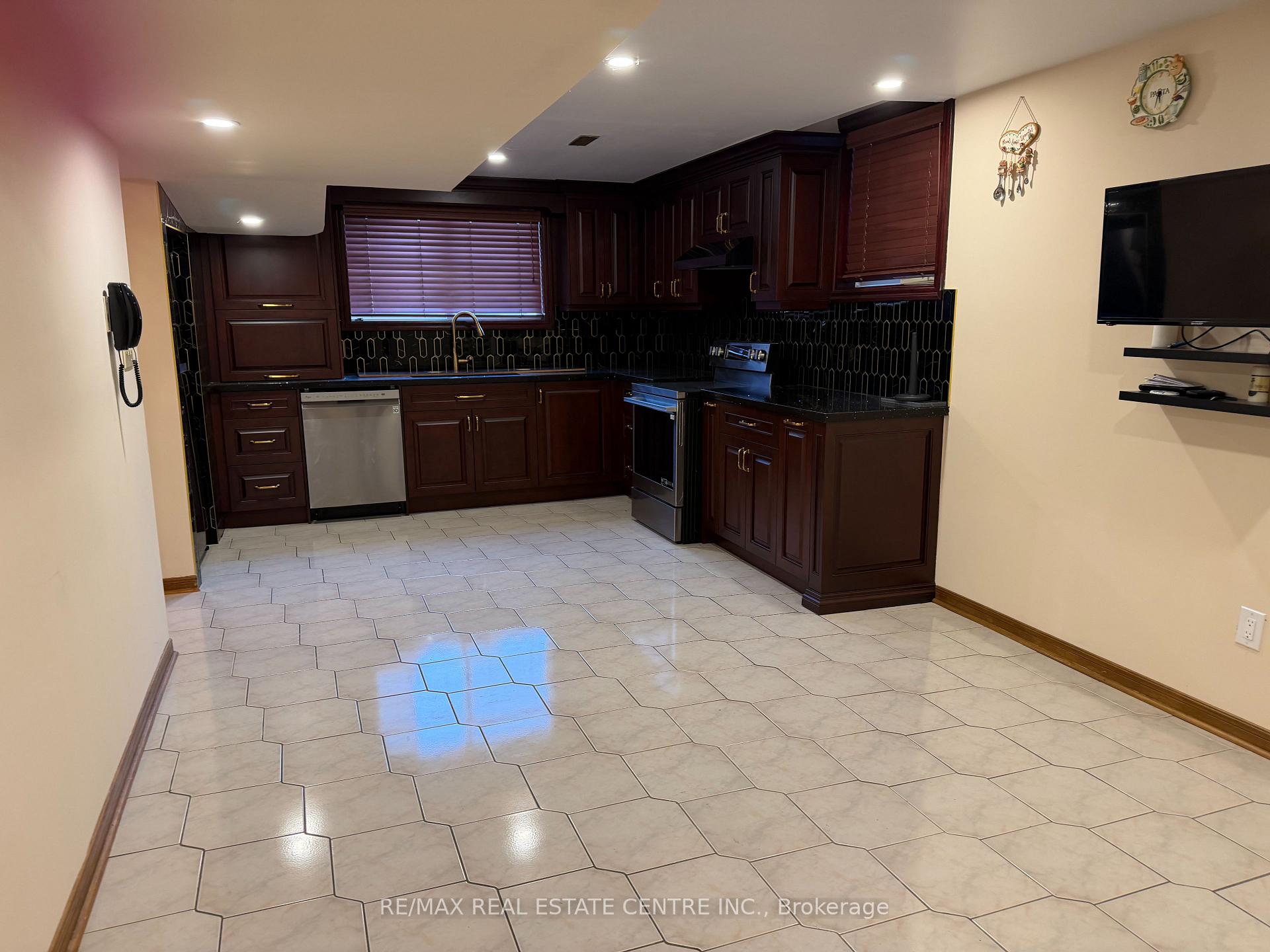 Photo 4 of 4175 Starlight Crescent, Mississauga, Rathwood — HOMEH