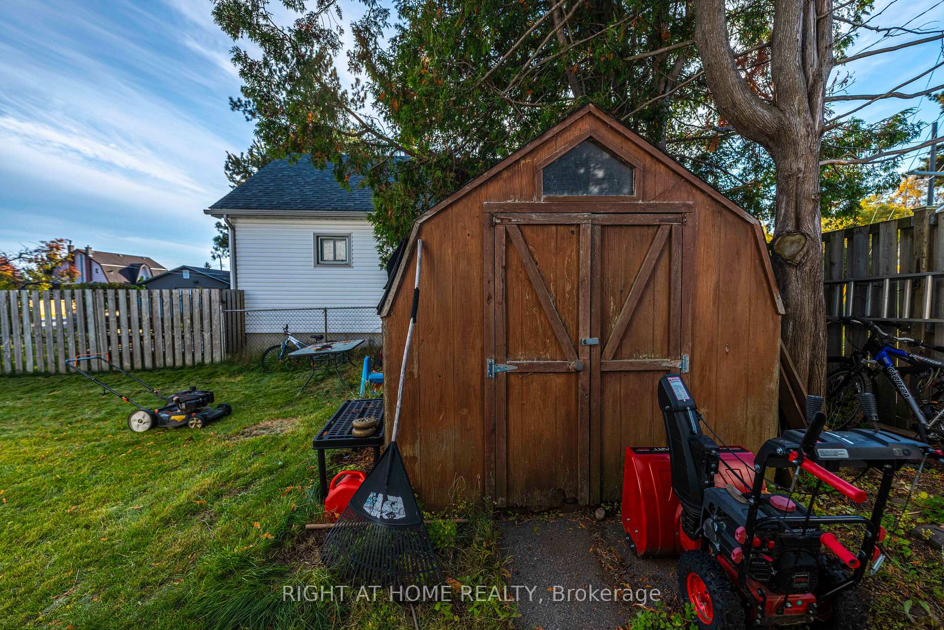 Photo 23 of 9 Ruttan Street, Thunder Bay, Shuniah — HOMEH