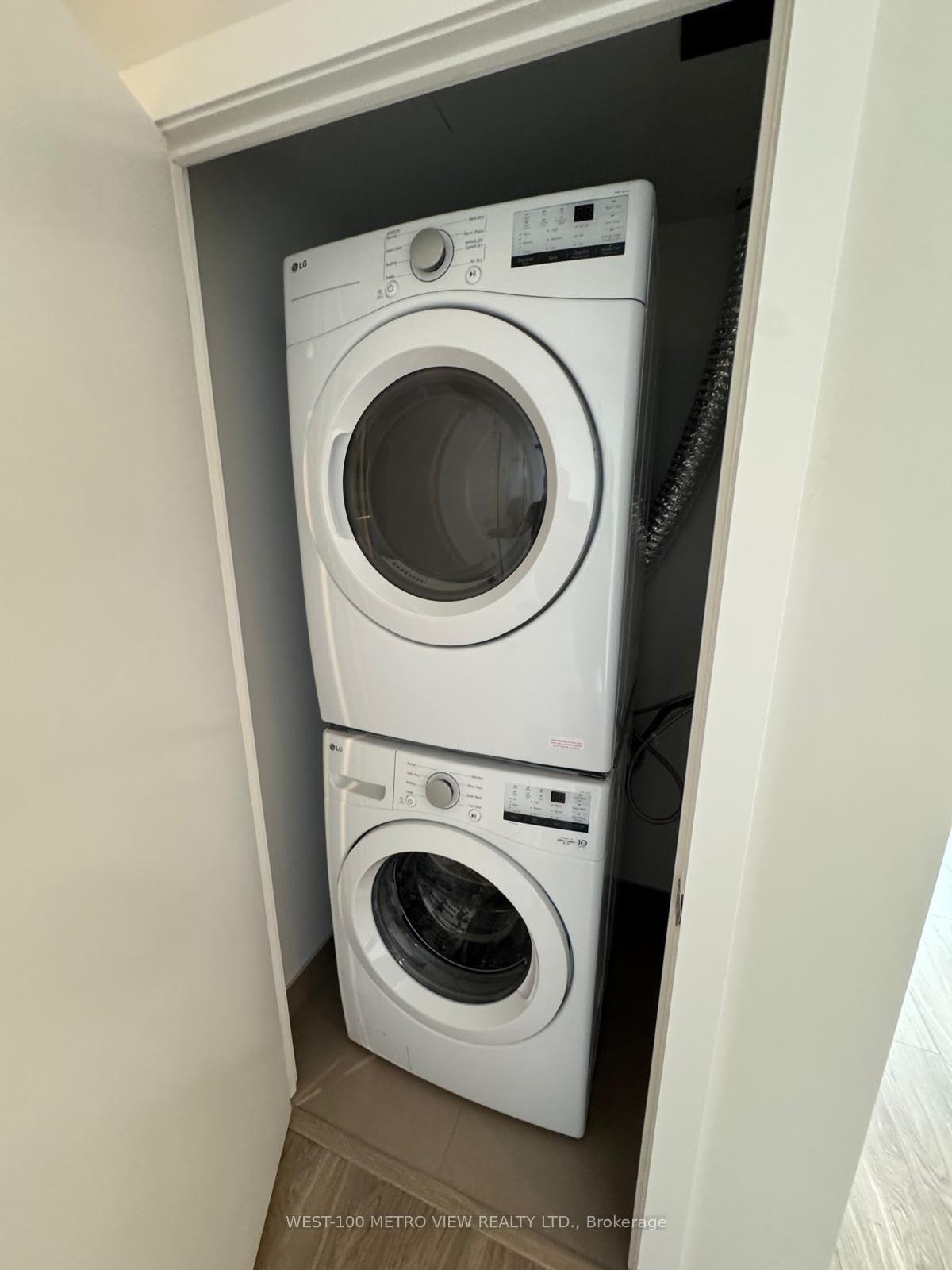 Photo 6 of Unit 2402, 430 Square One Drive, Mississauga, Creditview — HOMEH