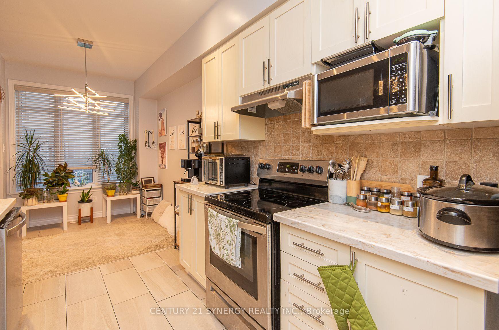 Photo 8 of 2025 Pennyroyal Crescent, Ottawa, Notting Hill/Summerside — HOMEH