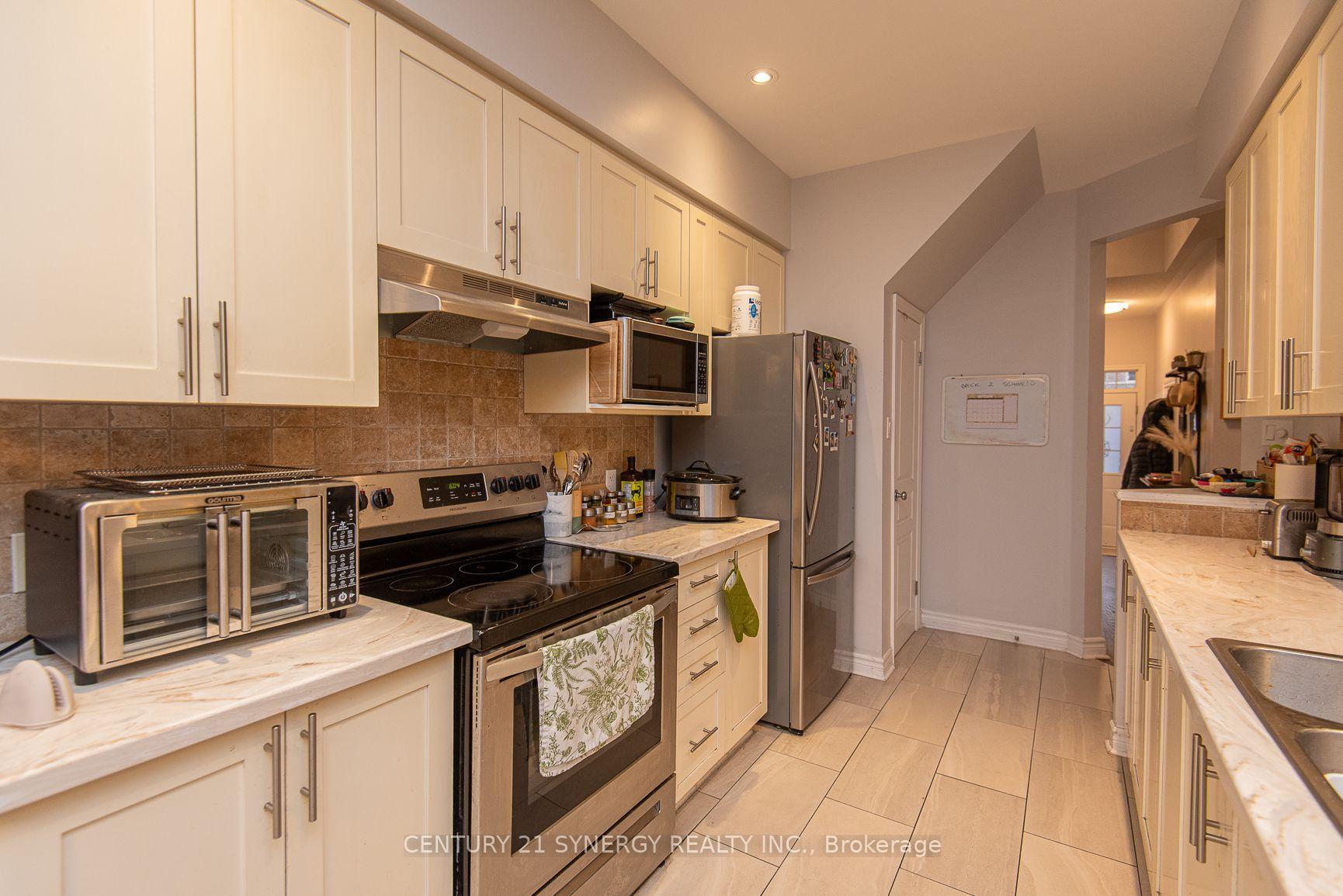 Photo 9 of 2025 Pennyroyal Crescent, Ottawa, Notting Hill/Summerside — HOMEH