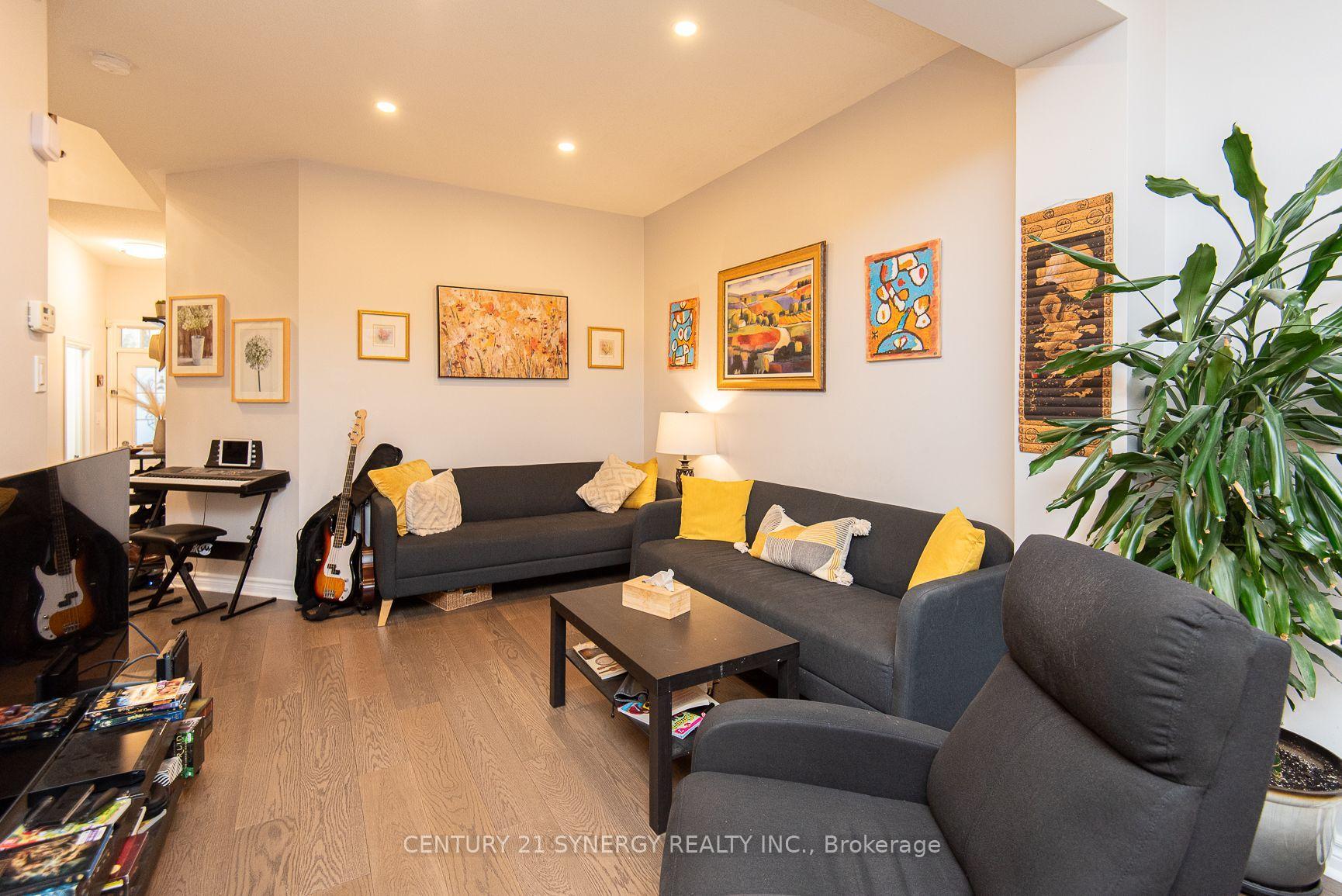Photo 13 of 2025 Pennyroyal Crescent, Ottawa, Notting Hill/Summerside — HOMEH