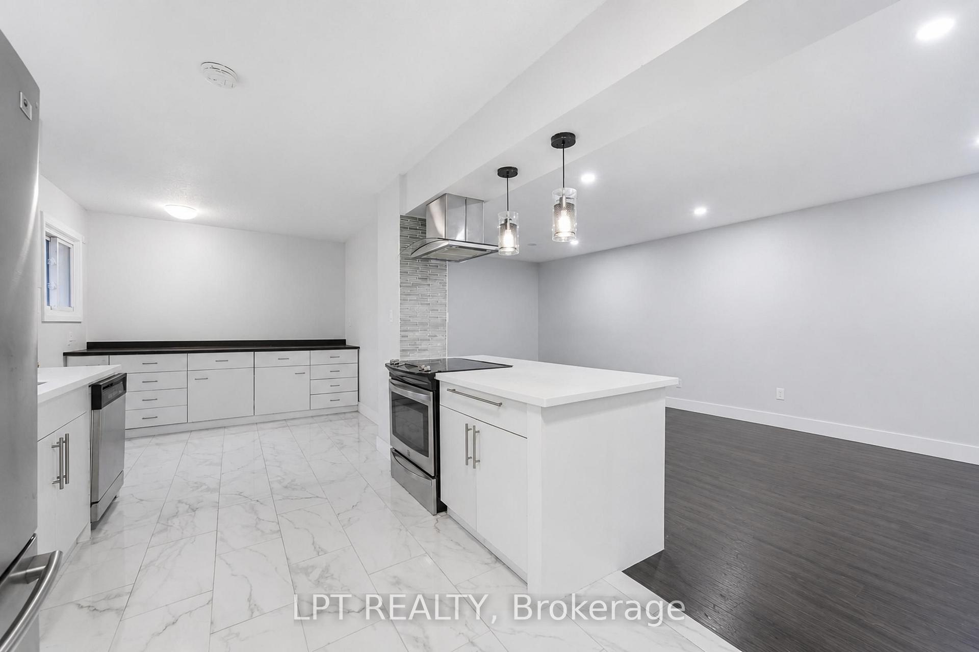 Photo 8 of 208 Deveron Crescent, London, South T — HOMEH