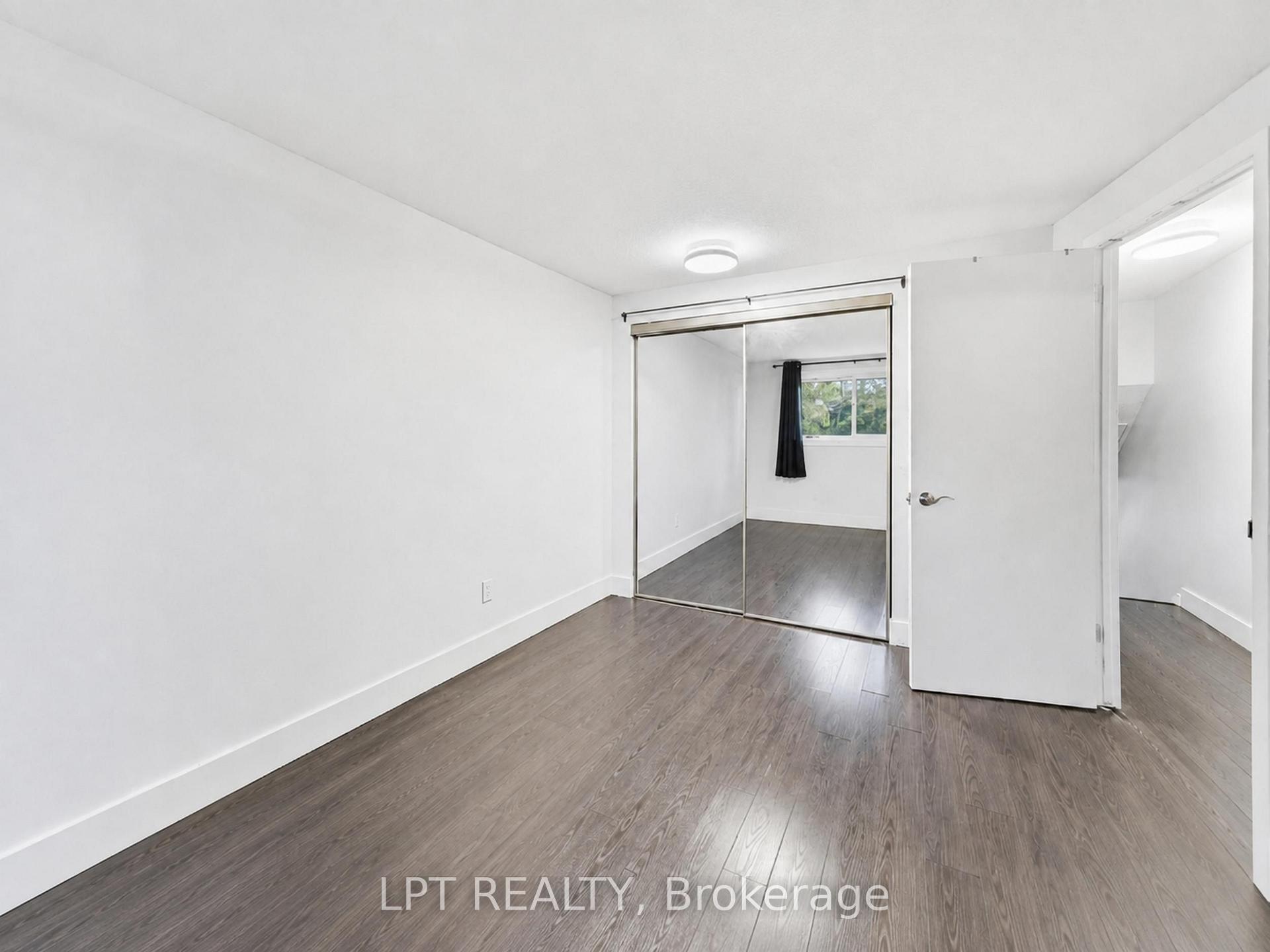 Photo 13 of 208 Deveron Crescent, London, South T — HOMEH