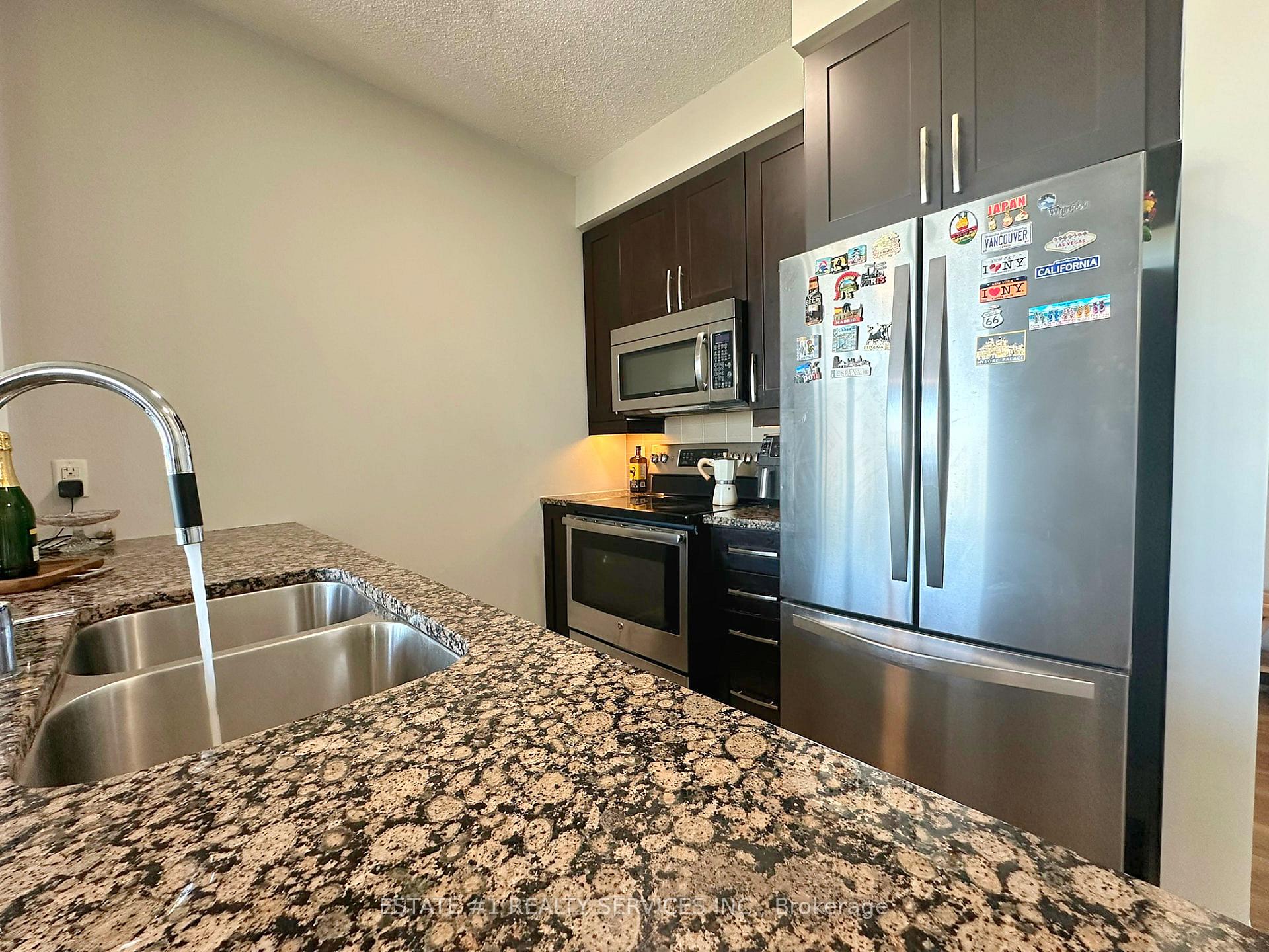 Photo 6 of Unit Lph2, 4065 Brickstone Mews, Mississauga, Creditview — HOMEH