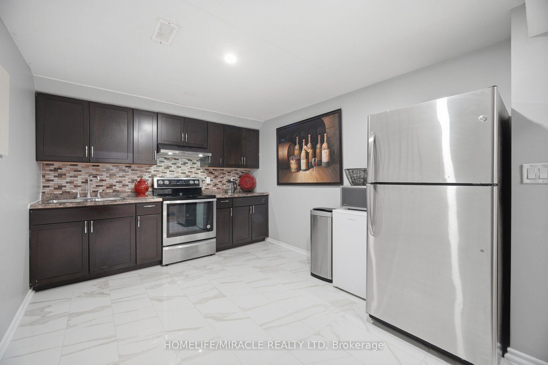 Photo 34 of 33 Klemscott Road, Brampton, Fletcher's Meadow — HOMEH
