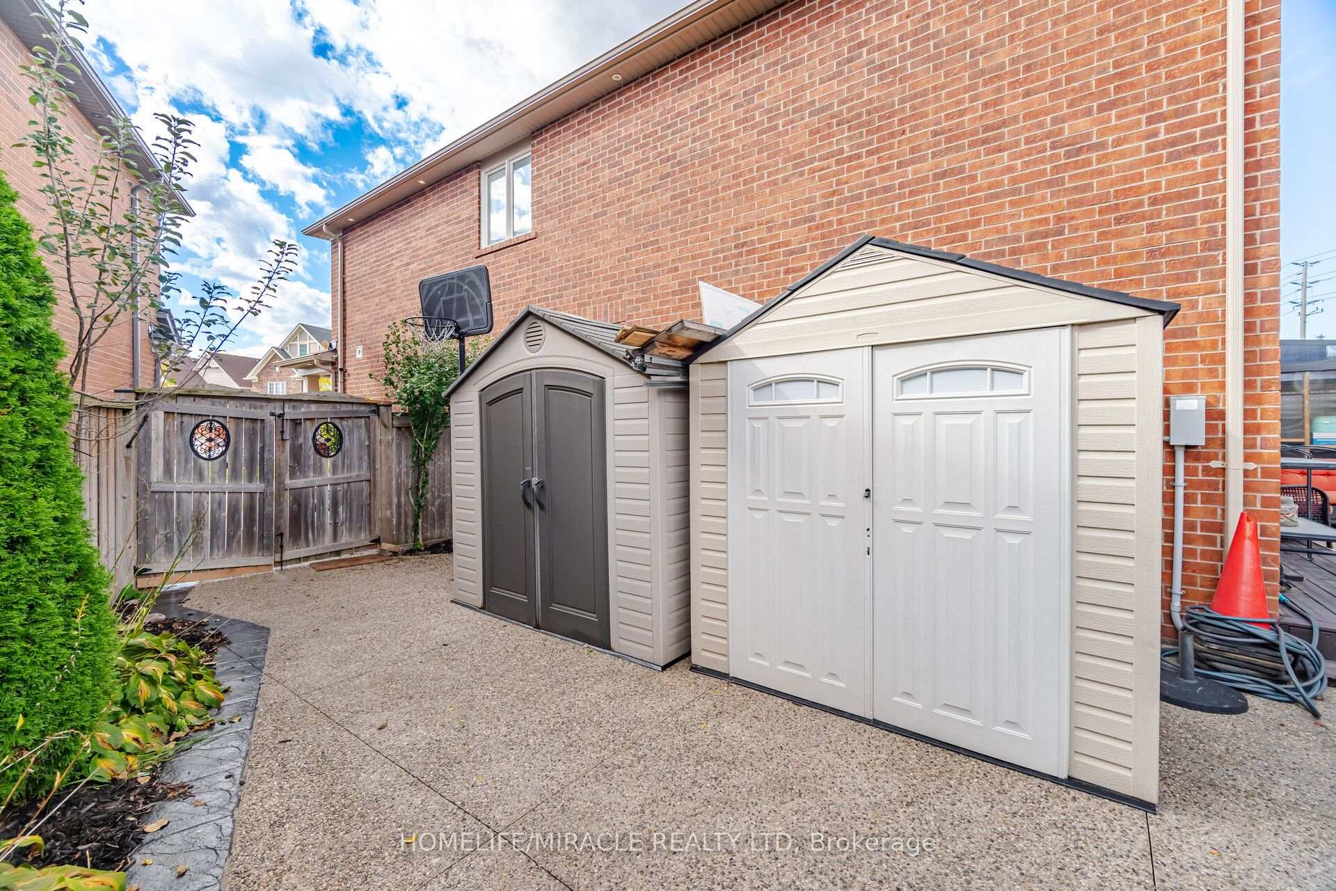 Photo 46 of 33 Klemscott Road, Brampton, Fletcher's Meadow — HOMEH