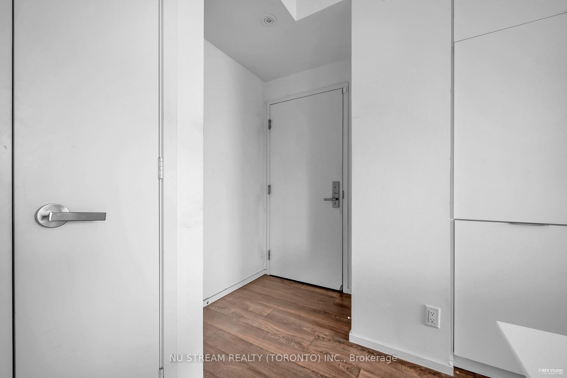 Photo 2 of Unit 4806, 5 St Joseph Street, Toronto, Bay Street Corridor — HOMEH