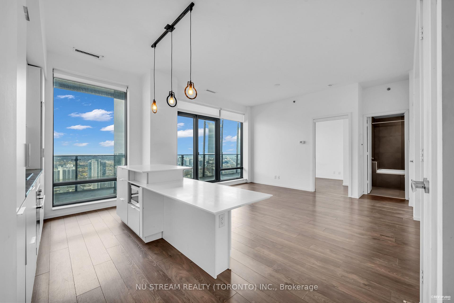 Photo 6 of Unit 4806, 5 St Joseph Street, Toronto, Bay Street Corridor — HOMEH