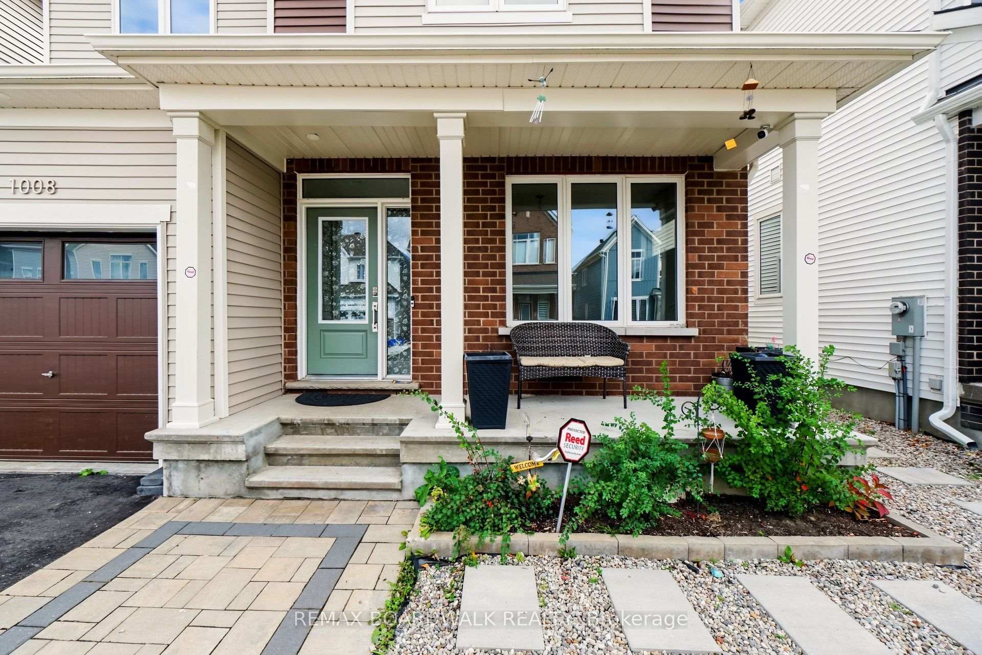 Photo 3 of 1008 Carden Lane, Ottawa, Chapel Hill South - Orleans Village — HOMEH