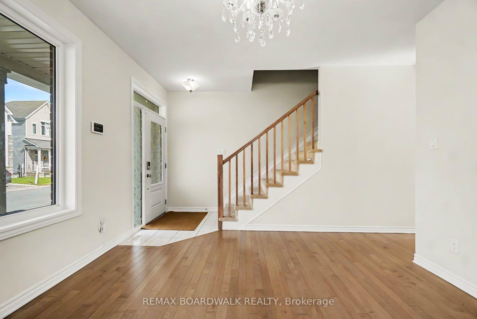 Photo 6 of 1008 Carden Lane, Ottawa, Chapel Hill South - Orleans Village — HOMEH