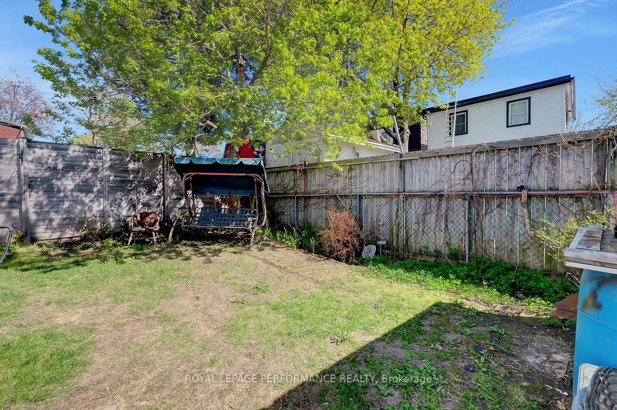 Photo 20 of 228 Carillon Street, Ottawa, Vanier — HOMEH