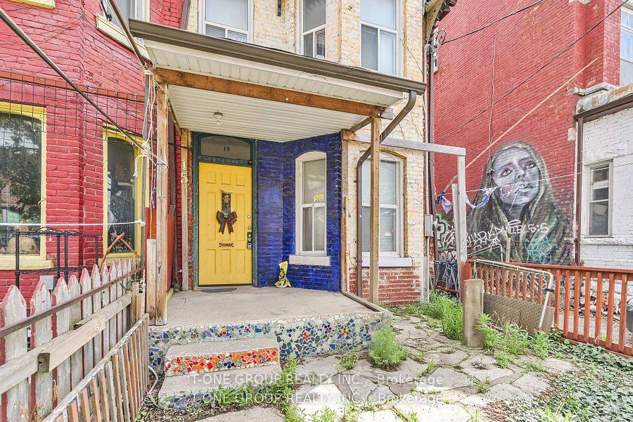 Photo 2 of 15 Kensington Avenue, Toronto, Kensington-Chinatown — HOMEH