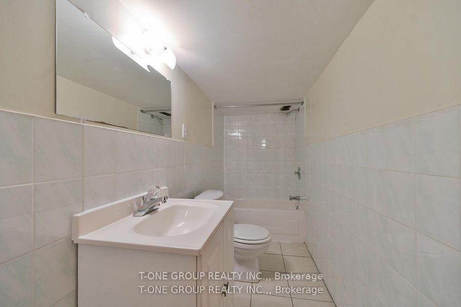 Photo 13 of 15 Kensington Avenue, Toronto, Kensington-Chinatown — HOMEH