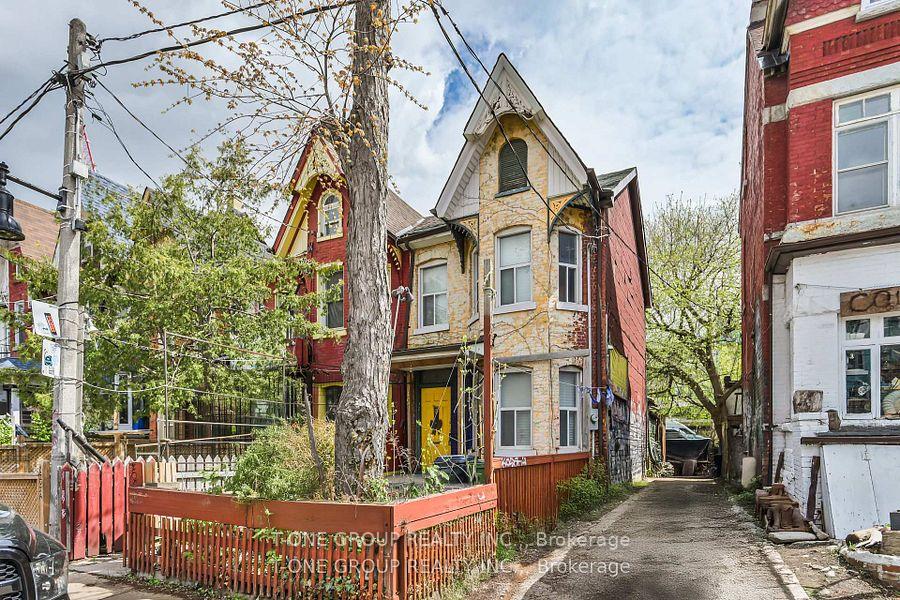 Photo 17 of 15 Kensington Avenue, Toronto, Kensington-Chinatown — HOMEH