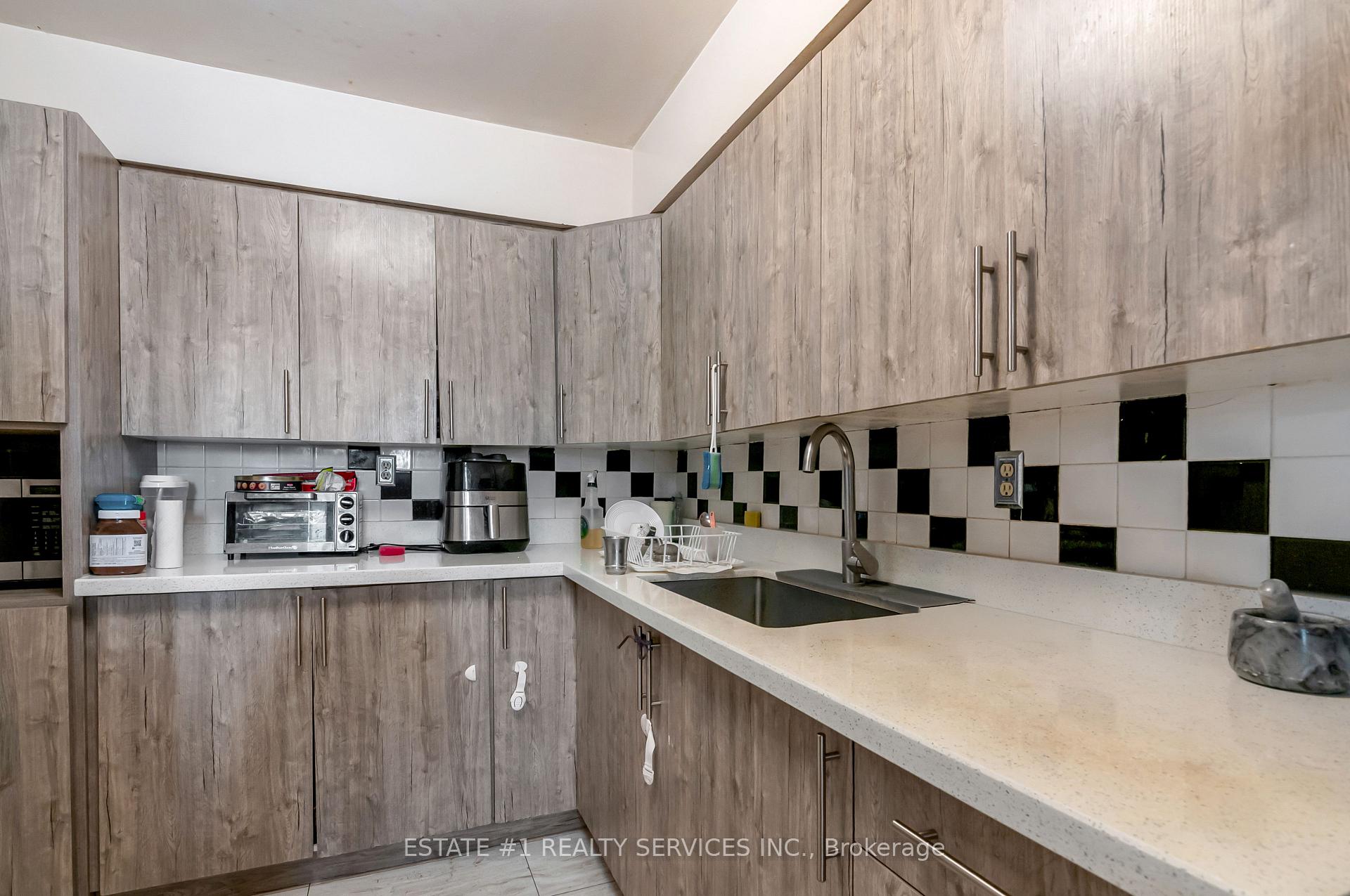 Photo 23 of Unit 402, 3555 Derry Road E, Mississauga, Malton — HOMEH
