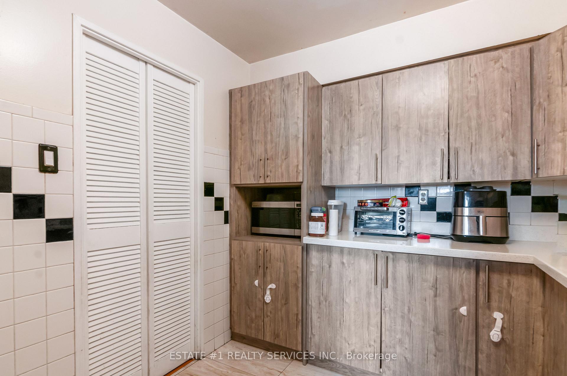 Photo 24 of Unit 402, 3555 Derry Road E, Mississauga, Malton — HOMEH